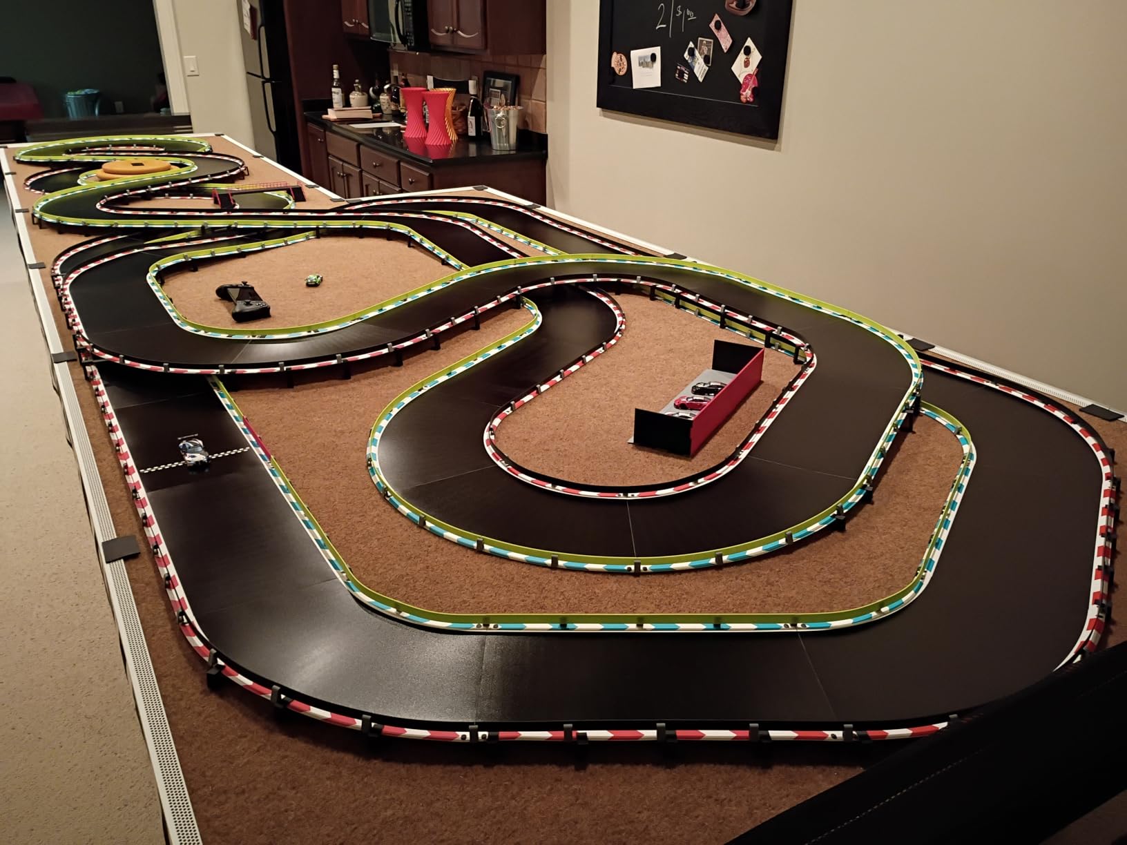 Carrera Hybrid Highway Challenge - Legendary Porsche 911 GT3 R in 1:50 Scale - Hybrid Technology with AI Support - Control via Smartphone App customer photo 2