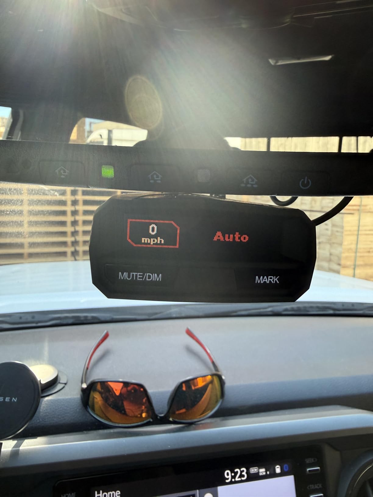 Uniden R4W (new Model) Extreme Long-Range Laser/Radar Detector, Record Shattering Performance, 360 Degree Awareness, Built-in GPS, Wi-Fi, Bluetooth, Voice Alerts, Red Light & Speed Cameras, R/TACH App customer photo 1