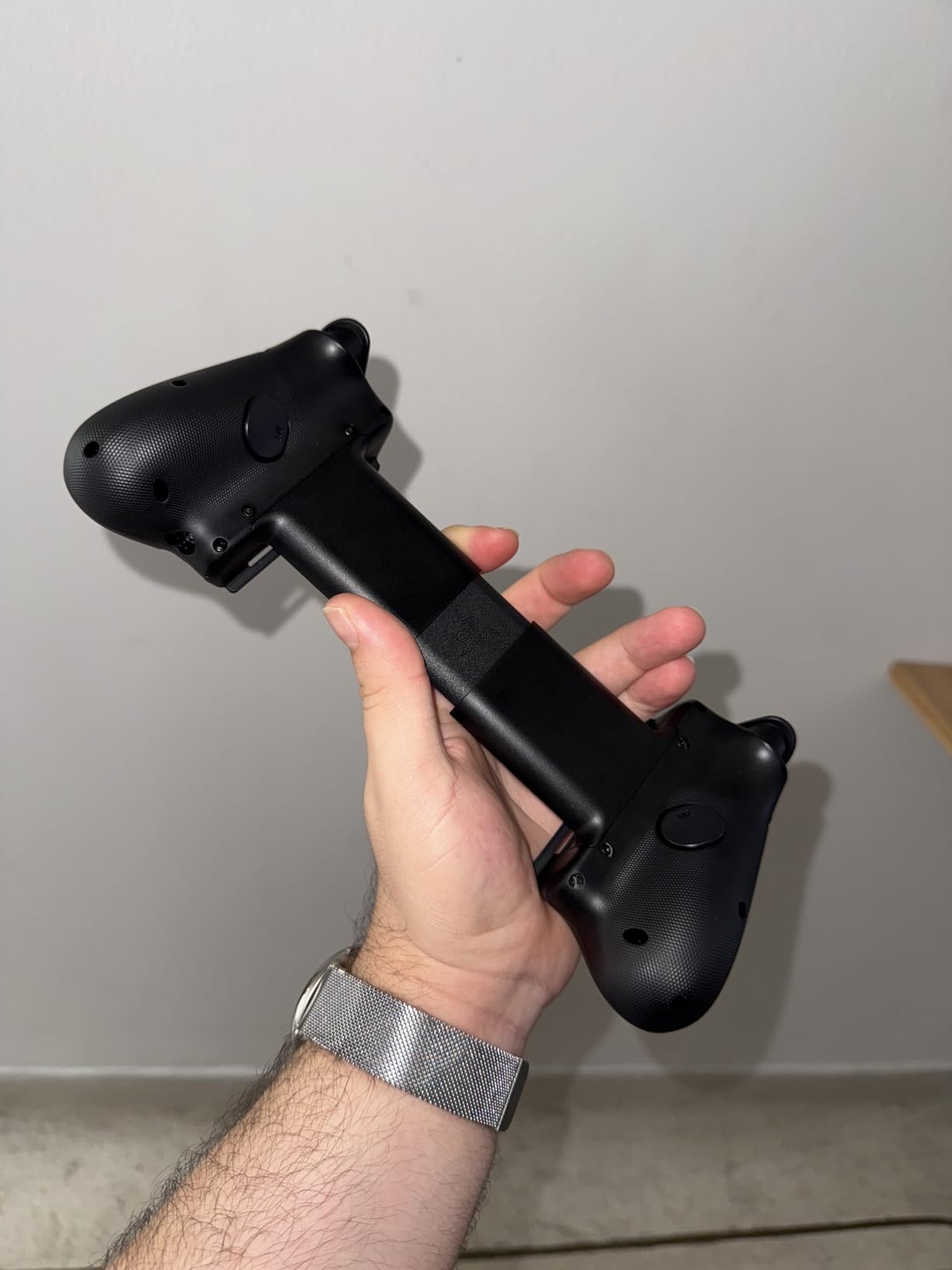 Razer Kishi V3 Gaming Controller for iPhone 15, 16, 17 Series & Android: Full Sized TMR Thumbsticks - Dual Back Buttons - Fits Most Phone Cases - PC Remote Play - USB-C Gamepad Connection - Black customer photo 1