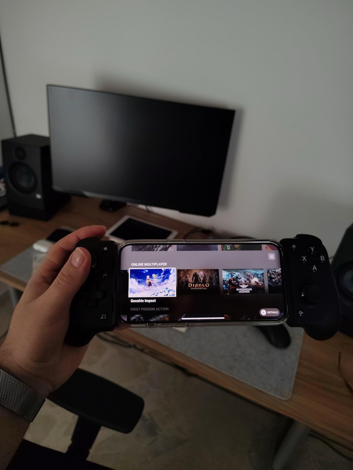 Razer Kishi V3 Gaming Controller for iPhone 15, 16, 17 Series & Android: Full Sized TMR Thumbsticks - Dual Back Buttons - Fits Most Phone Cases - PC Remote Play - USB-C Gamepad Connection - Black customer photo 2