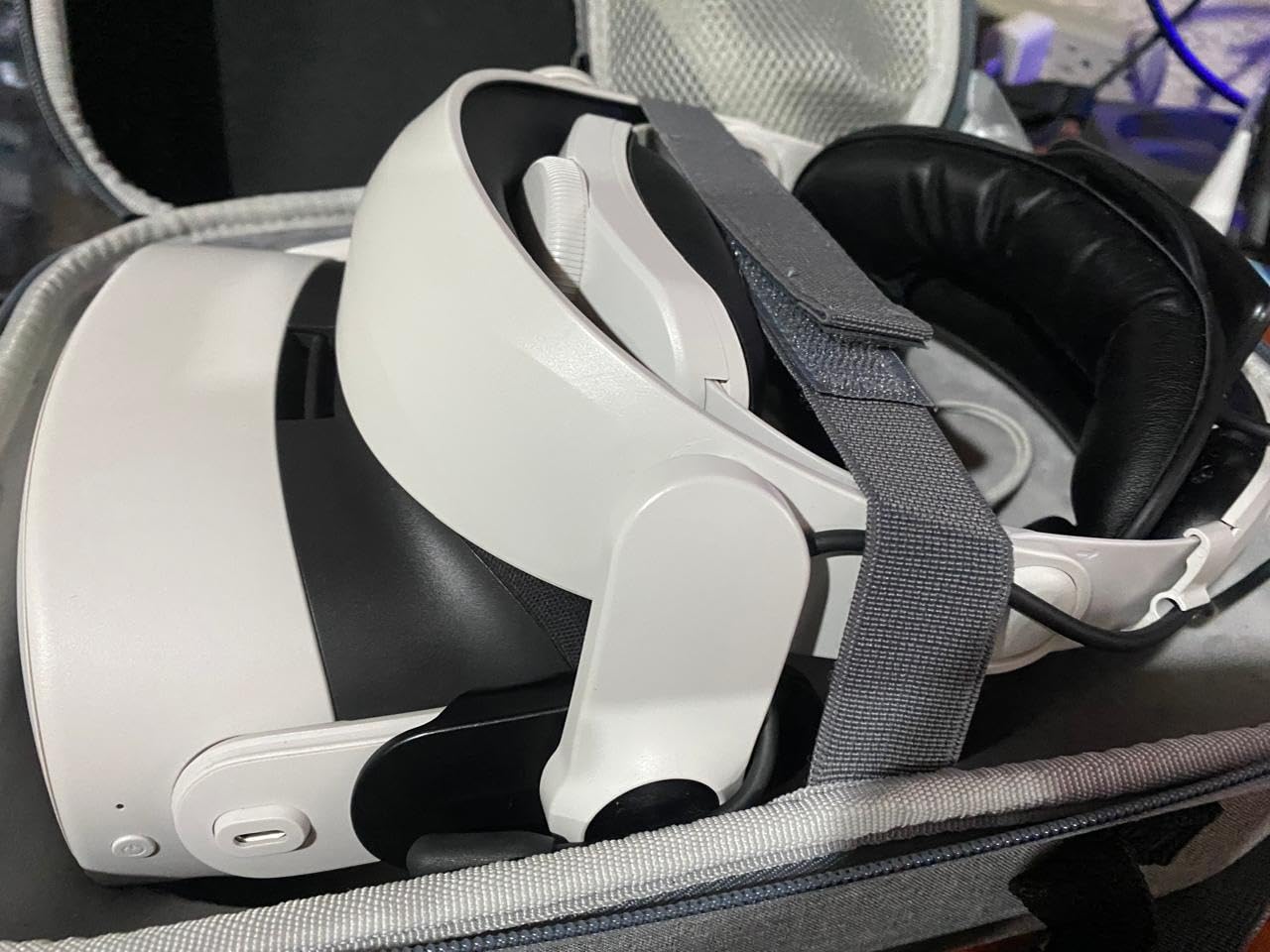 Meta Quest 3S 128GB | VR Without Wires - Gorilla Tag Cardboard Monkenaut Bundle - Amazon Exclusive customer photo 1