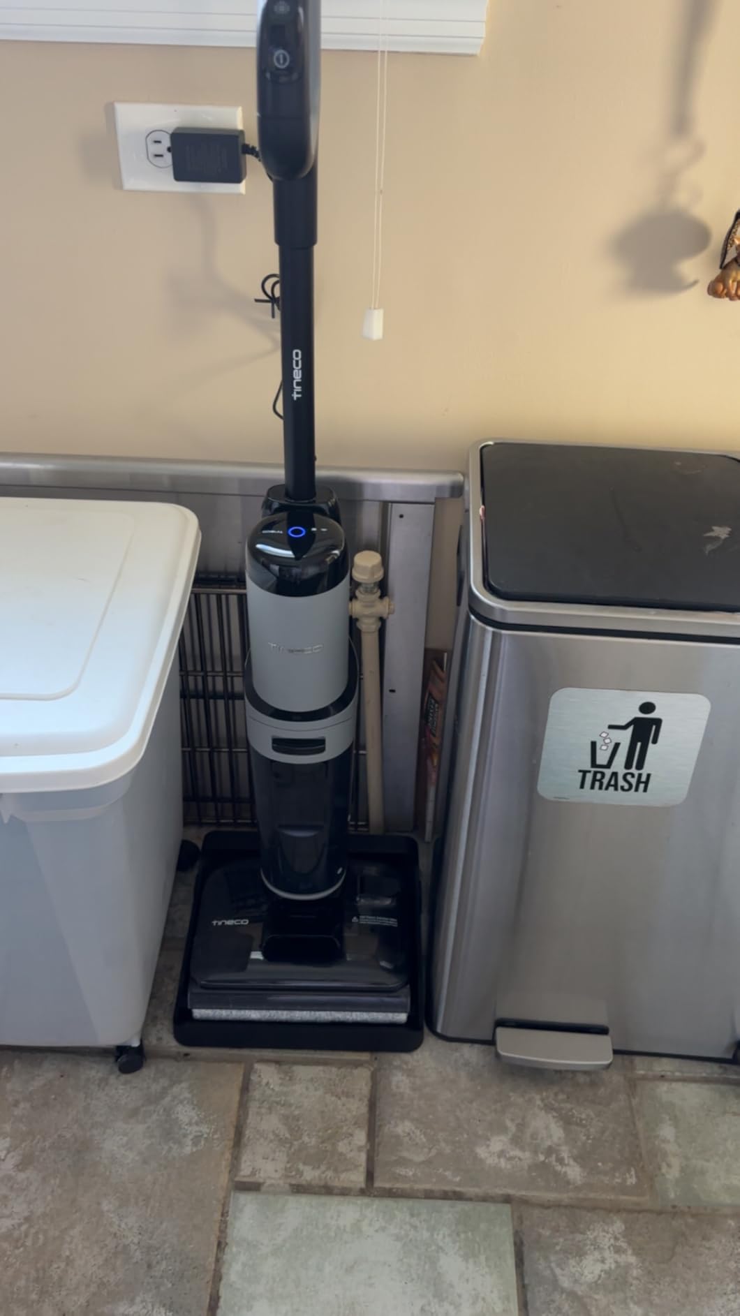 Floor ONE i5 Stretch Wet Dry Vacuum Cleaner, Vacuum and Mop in One Step, 20kpa Powerful Suction, 180 Lay-Flat Design, Anti-Tangle Design, Dual-Sided Edge Cleaning, Up to 30 Minutes Runtime customer photo 1