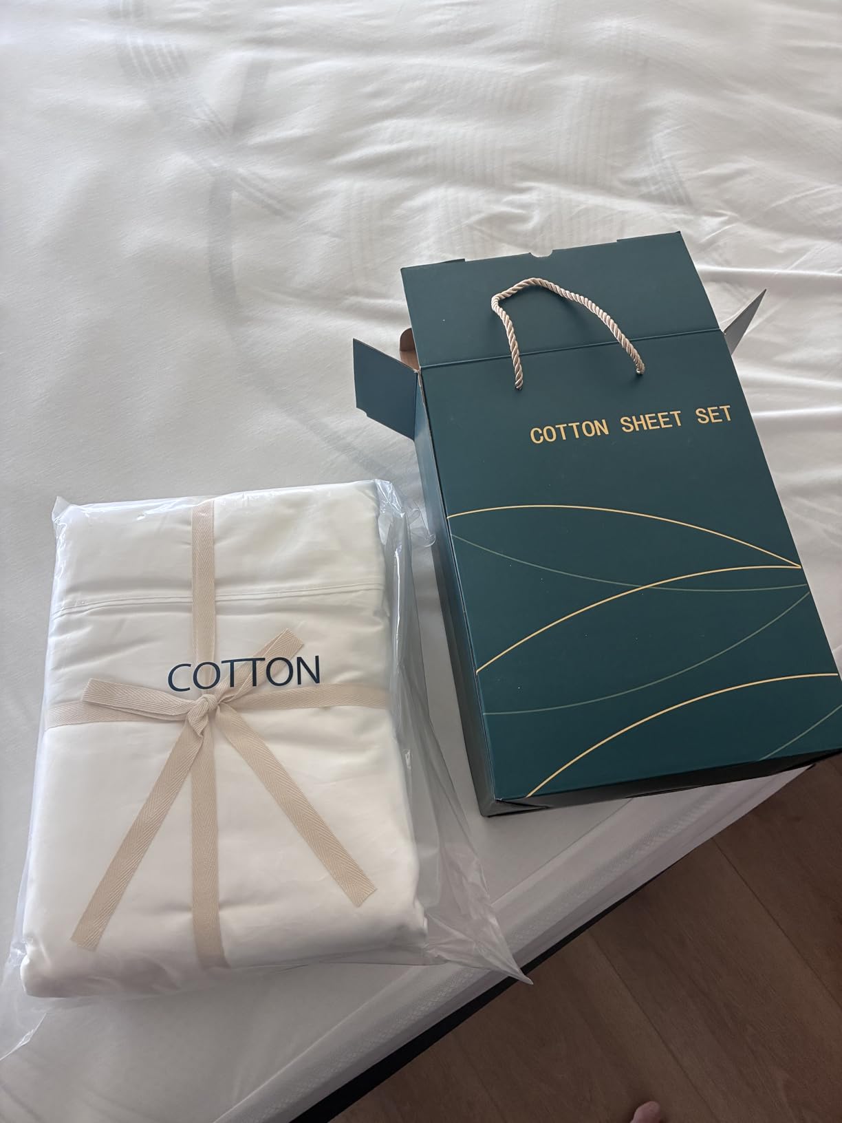 SONORO KATE 100% Egyptian Cotton Sheets Set, Extra Deep Pocket up to 18