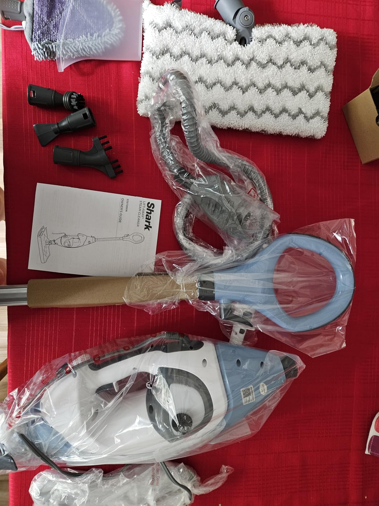 Shark Lift-Away 5-in-1 Steam Mop with Detachable Handheld Steam Cleaner, for Whole Home Cleaning including Sealed Hard Floors, Kitchens, Bathrooms, Upholstery, Cars, Grout & more, Blueberry, S3972BRN customer photo 2