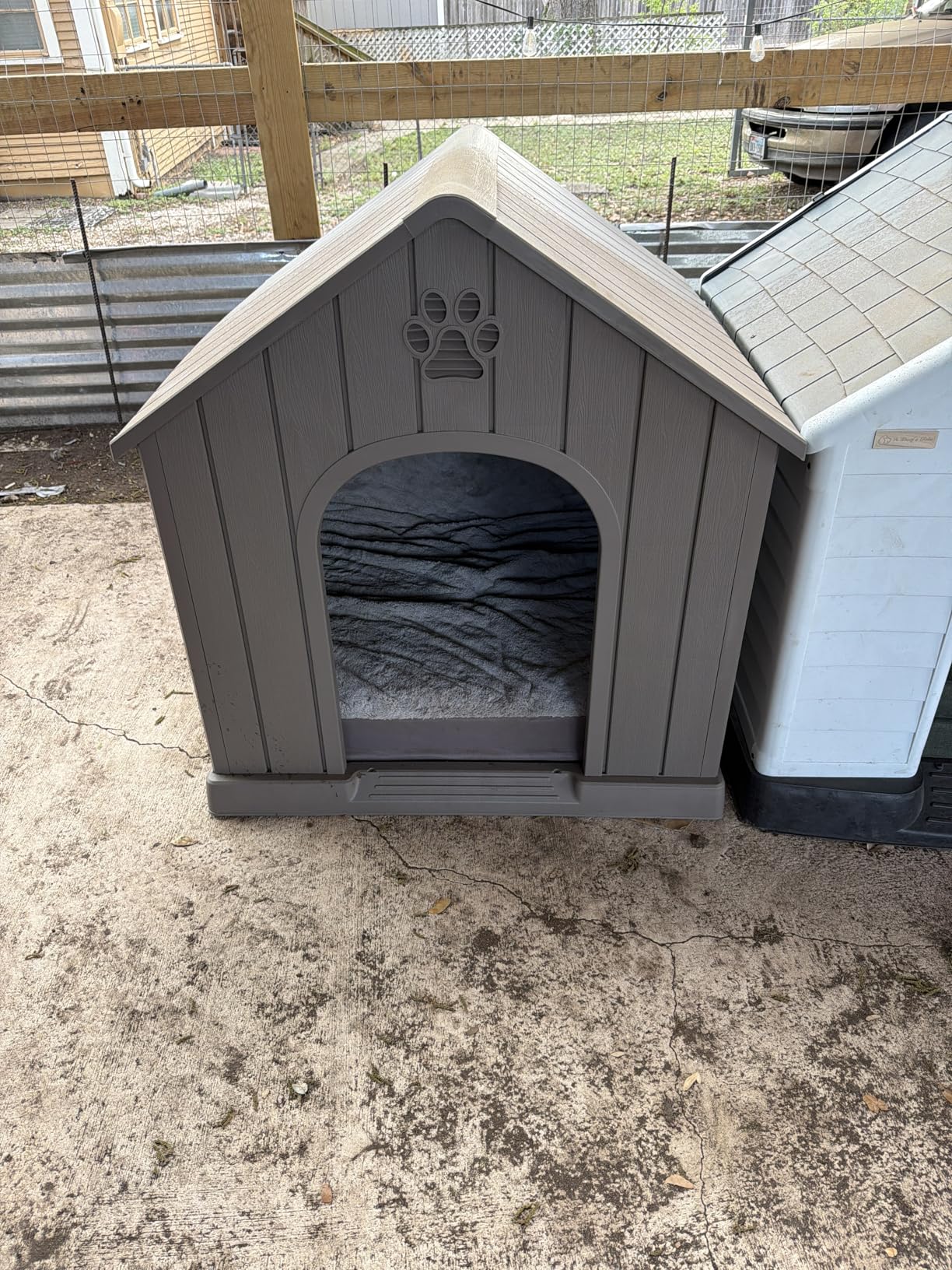 Fancyango Large Dog House Outdoor Indoor for Medium Large Dogs, Sturdy Plastic Waterproof Doghouse with Air Vents and Elevated Floor, Easy Clean and Assemble (Blue, 36.2''L x 38''W x 38''H) customer photo 1