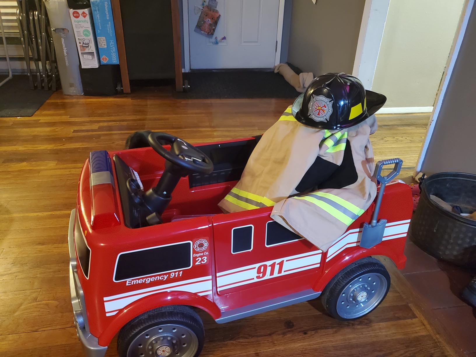 ELEMARA 12V Ride on Fire Truck, Battery Powered Toddler Electric Vehicle w/Parent Remote Control, Ride on Car for Kids, Siren-Call, walkie-talkies, Flashing Lights, Fire Extinguishers, Bluetooth, Music, UBS customer photo 1