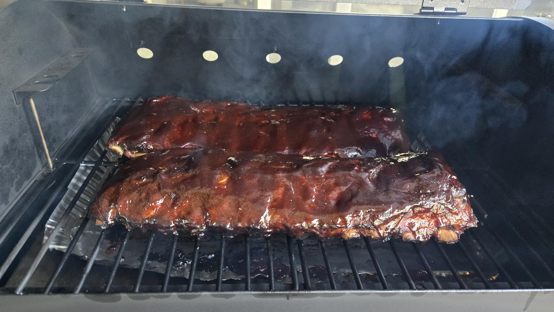 Brisk It Zelos-450 WiFi A.I. Electric Wood Pellet Smoker Grill - Smart Grill With Waterproof Cover - 450 sq.in Cooking Area, 7-in-1 Outdoor Grill & Smoker, PID Controller (Up to 500F), Meat Probe customer photo 1