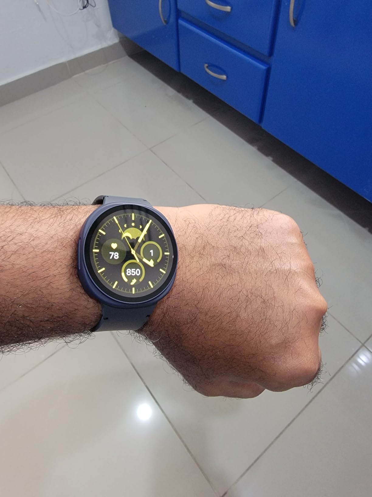 Galaxy Watch 8 (2025) 44mm Bluetooth Smartwatch, Cushion Design, Fitness Tracker, Sleep Coaching, Running Coach, Energy Score, Heart Rate Tracking, Graphite [US Version, 2 Yr Warranty] customer photo 1