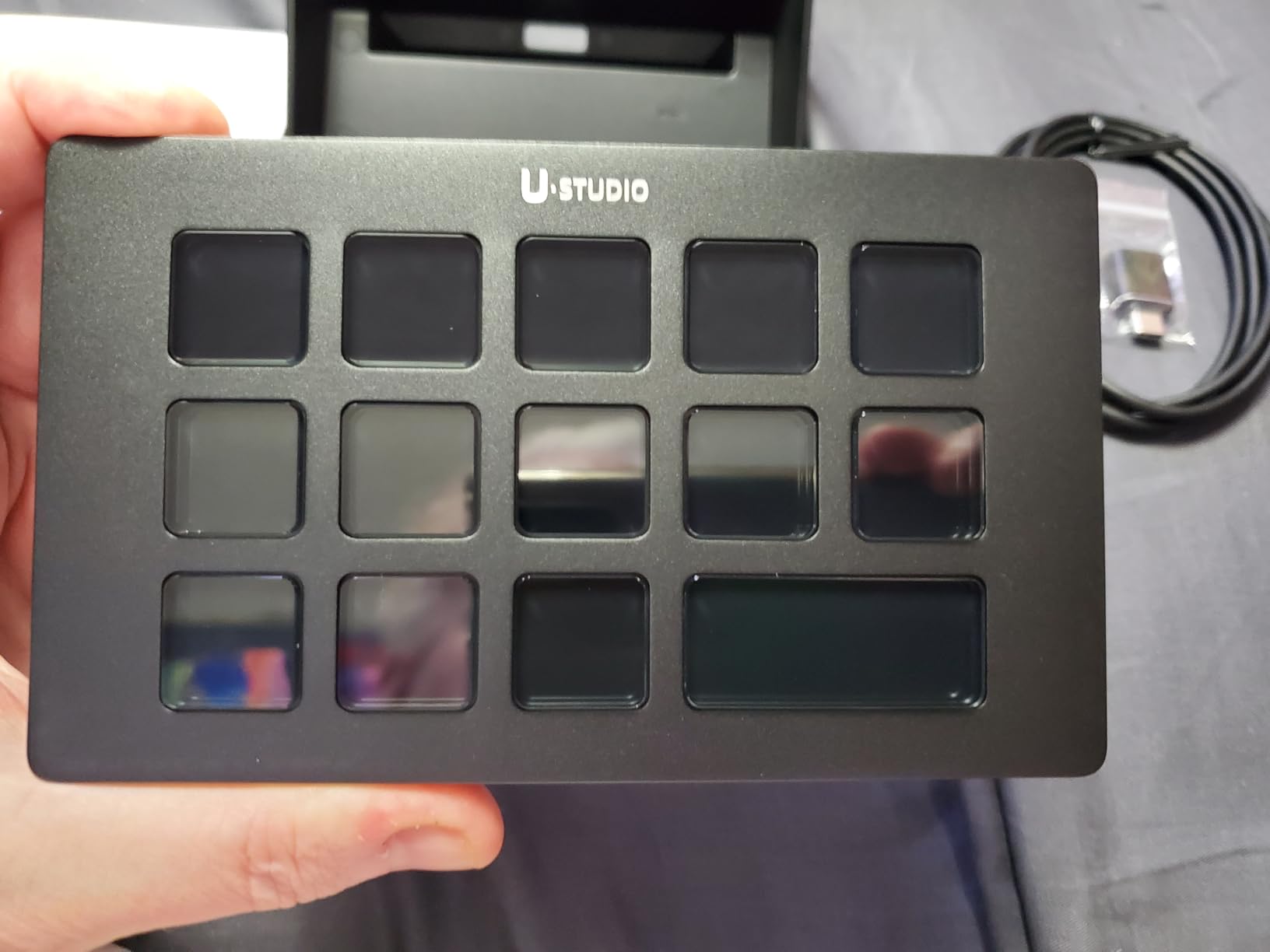 ULANZI Stream Controller Macro Keyboard D200 U-Studio Macro Pad 14 LCD Keys, 13 Customizable Macro Keys Deck to Control Apps and Software, Trigger Actions in OBS, Twitch, YouTube and More, for Mac/PC customer photo 1