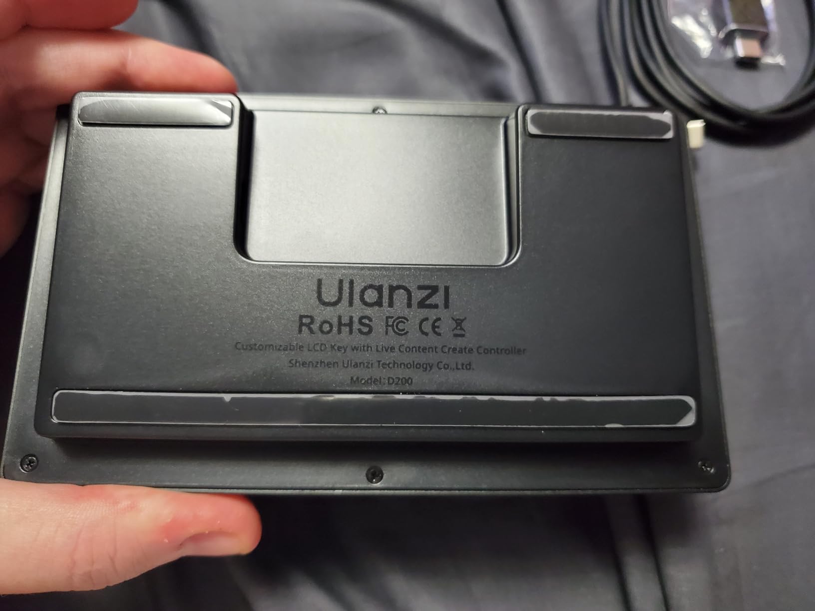 ULANZI Stream Controller Macro Keyboard D200 U-Studio Macro Pad 14 LCD Keys, 13 Customizable Macro Keys Deck to Control Apps and Software, Trigger Actions in OBS, Twitch, YouTube and More, for Mac/PC customer photo 2