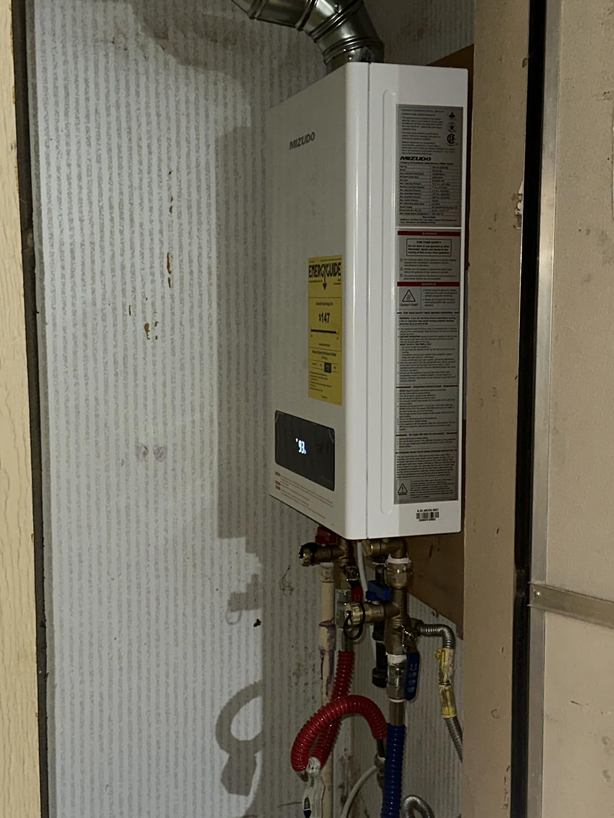MIZUDO Natural Gas Tankless Water Heater, Indoor or Outdoor Convertible Installation, Max 5.1 GPM 120,000 BTU, WiFi&APP Control CSA Certified for Large Families Whole House, GEN 3 customer photo 1