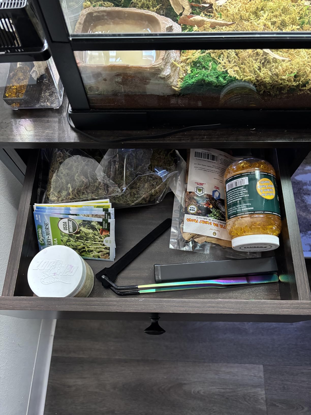 4ever2buy 55-75 Gallon Fish Tank Stand with Power Outlets, LED Light, Heavy Duty Aquarium Stand with Cabinet for Fish Tank Accessories Storage, for Turtle Tank, Reptile Terrarium, 1100LBS, Gray customer photo 1