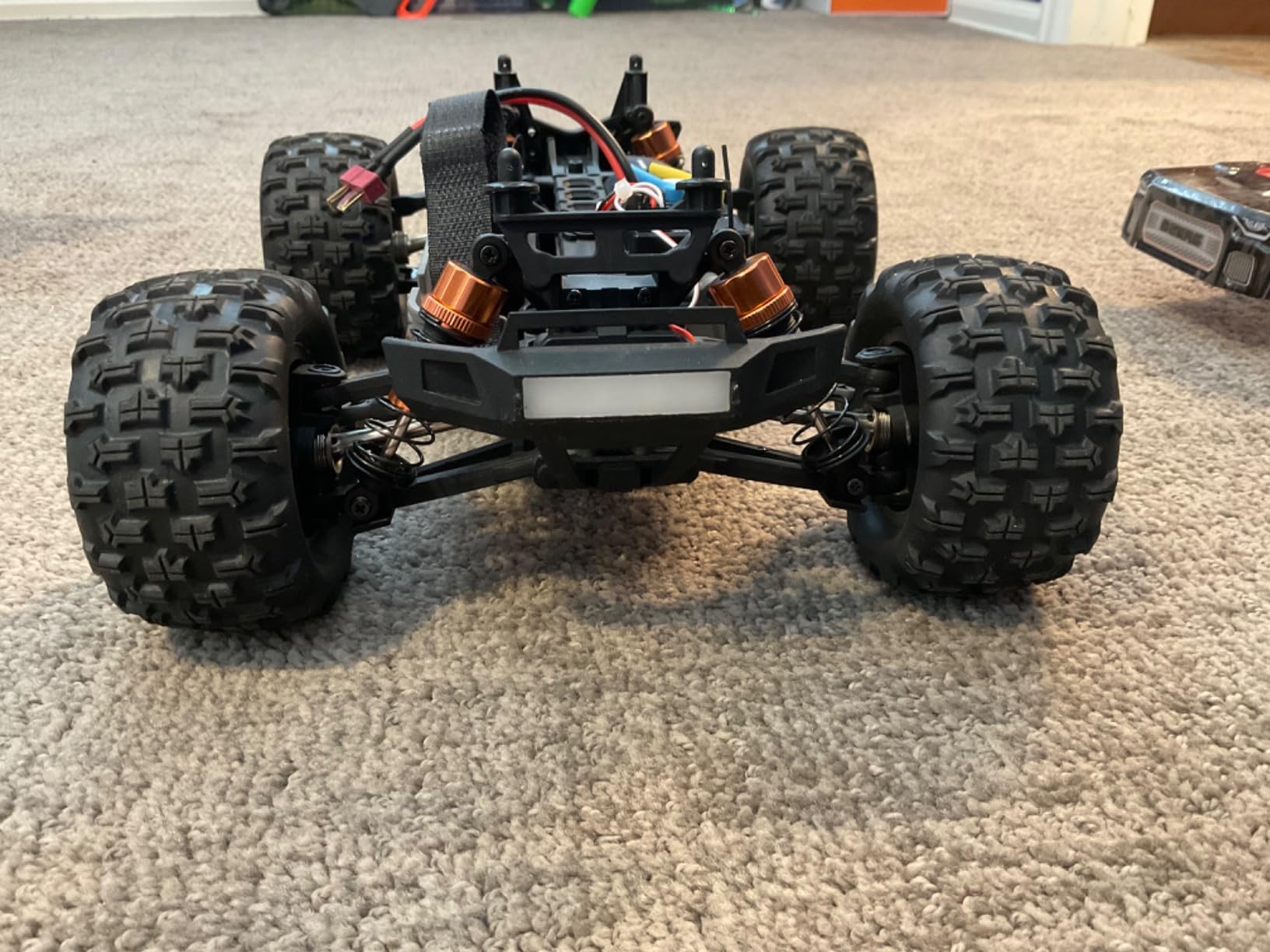 DEERC 1815 1/18 All Terrain Fast Drift & Racing RC Car, 40KM/H Remote Control Truck with Futuristic Body Shell, Extra Drift Wheels, 2.4GHz Waterproof Off-Road Vehicle with 2 Batteries for Kids & Adult customer photo 2
