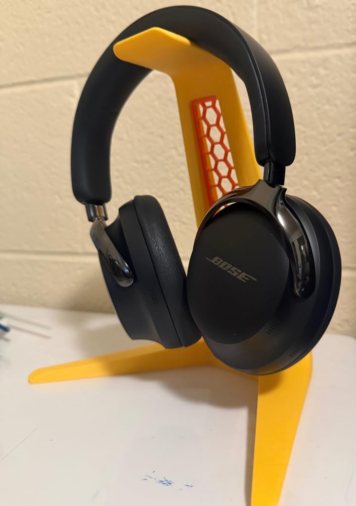 Bose QuietComfort Ultra Bluetooth Headphones (2nd Gen), Wireless Headphones with Spatial Audio, Over Ear Noise Cancelling with Mic, Up to 30 Hours of Playtime, White Smoke customer photo 2