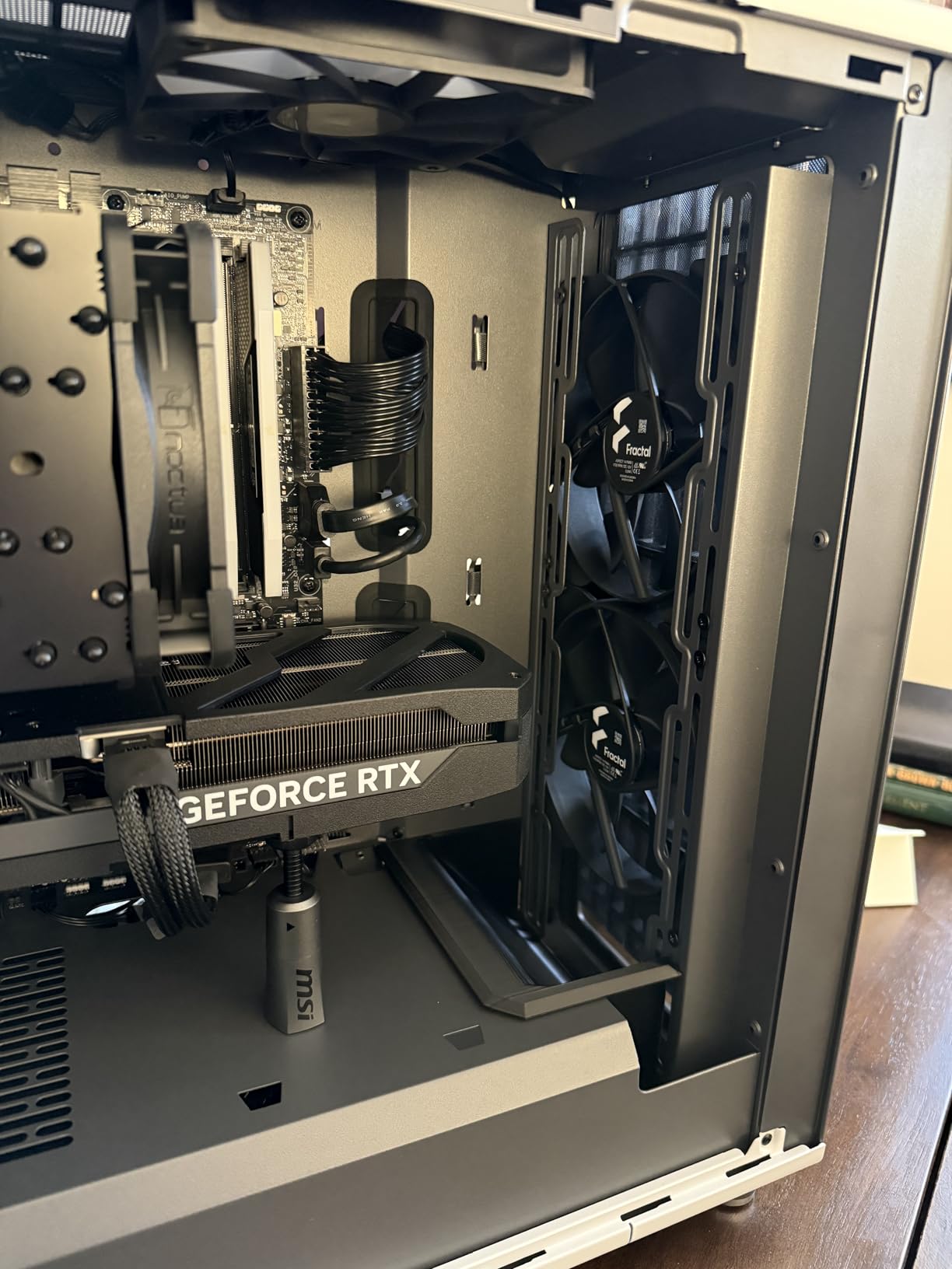 Fractal Design North Momentum Black - Glass Side Panel - Genuine Blackened Oak Wood Front - High Airflow PC Gaming Case - Three Powerful 120mm Momentum Fans Included - ATX Support customer photo 2