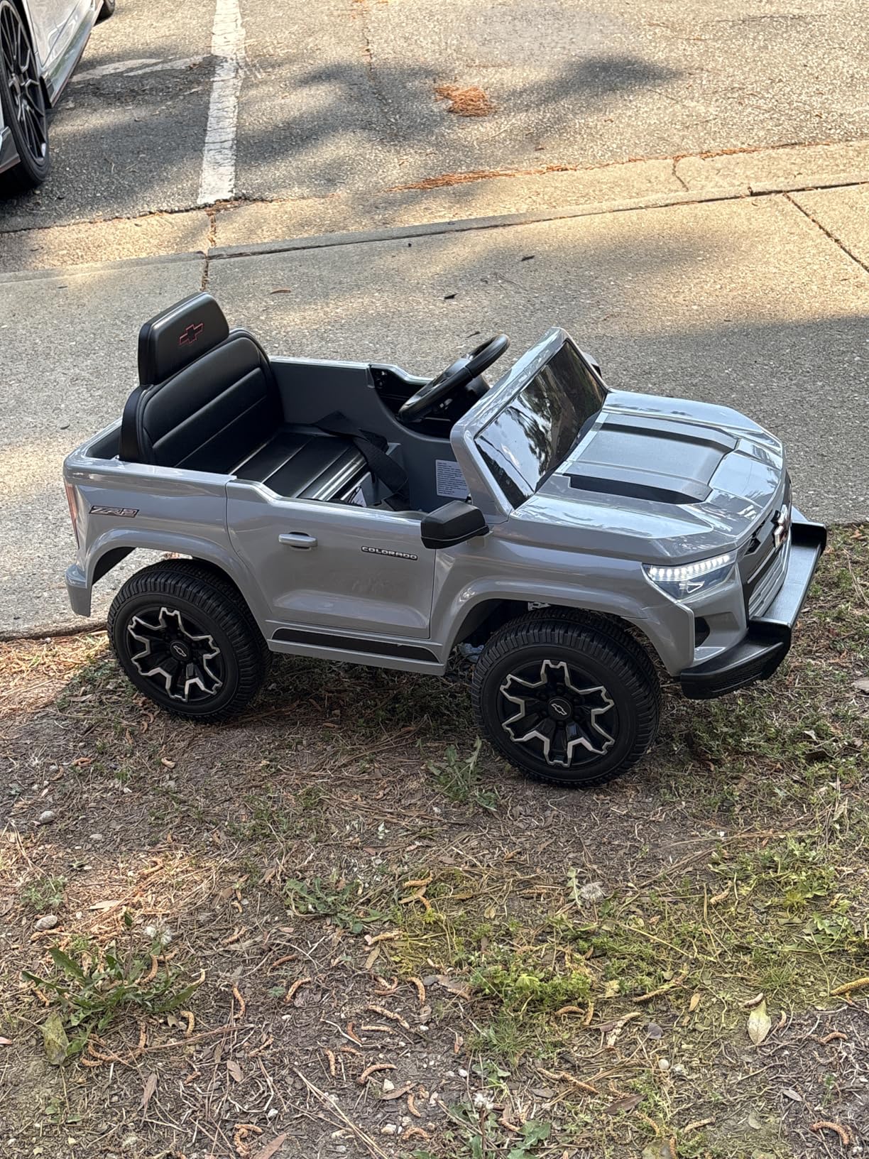 Winado Licensed Chevrolet Colorado Electric Car for Kids, 12V Ride on Toys for Toddlers with Remote Control, Battery Powered Electric Car Ride On Vehicle w/Bluetooth, Soft Start, LED Lights - Pink customer photo 2