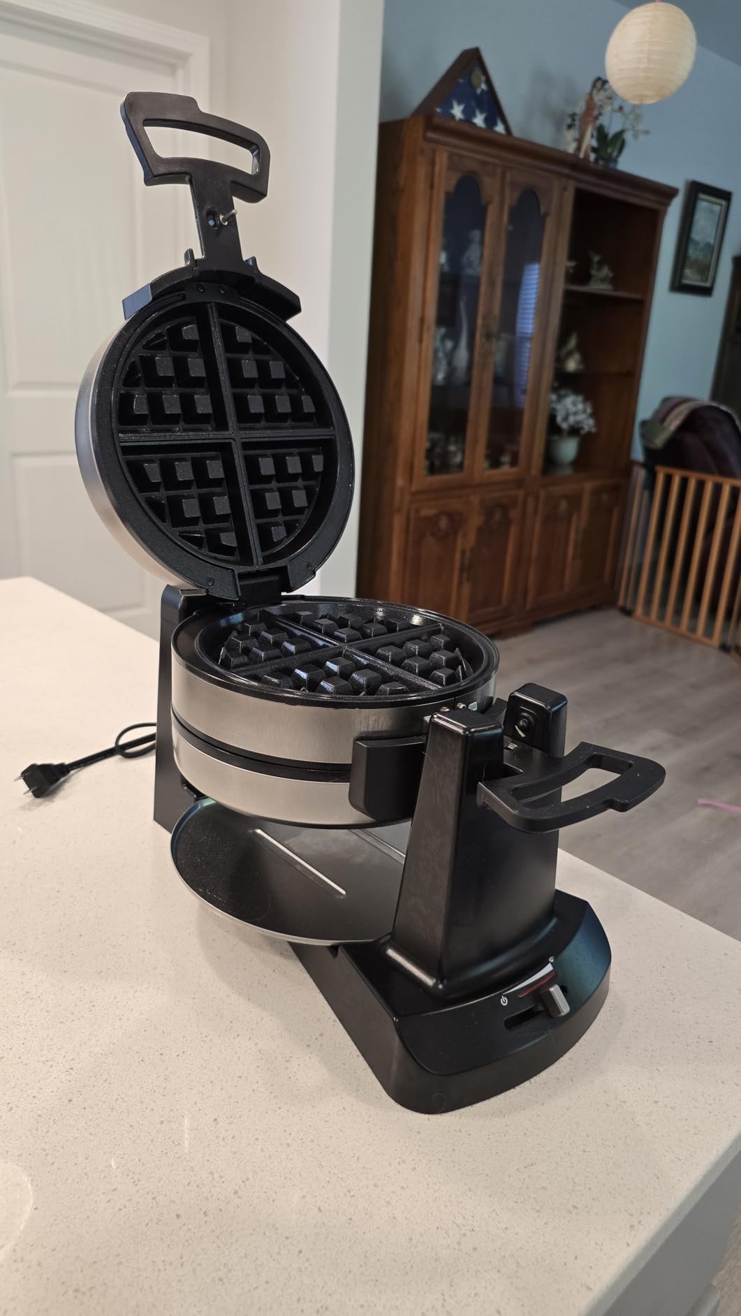 Cuisinart Double Flip Belgian Waffle Maker, WAF-F40NAS, Stainless Steel, Grey and Black customer photo 2