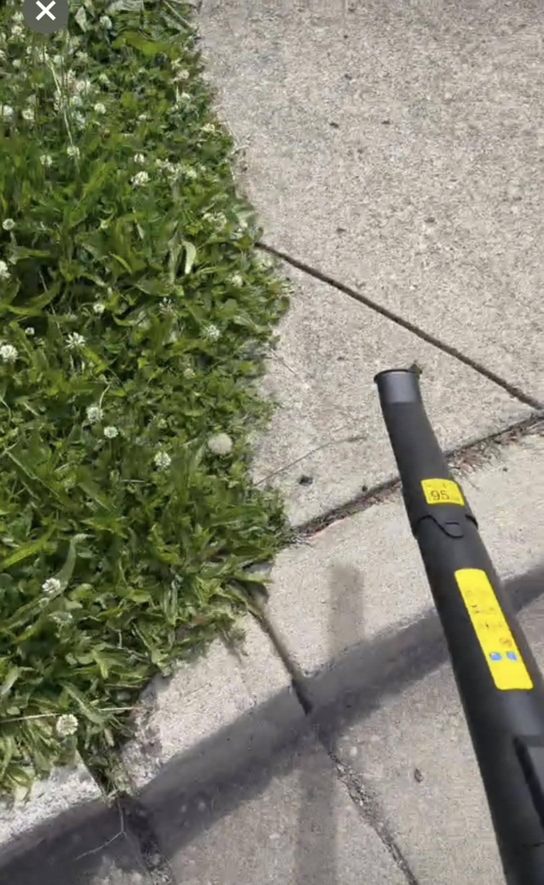 MZK Cordless Leaf Blower,20V Battery Powered Electric Blower for Lawn Care, Electric Lightweight Leaf Blower for Blowing Leaves, Patio Cleaning and Dust(2 * 2Ah Battery & Charger Included),LF40D13 customer photo 2