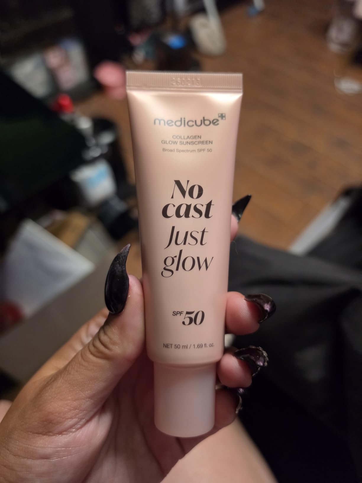 medicube No Cast Just Glow Collagen Sunscreen | SPF 50 Broad Spectrum Face Sunscreen | Lightweight, Non-Sticky, Hydrating Formula | Korean Skincare customer photo 1