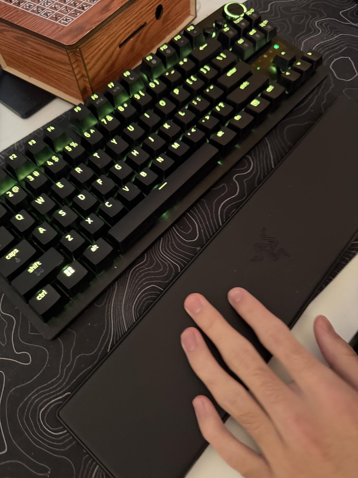 Razer Huntsman V3 Pro 8KHz Esports Gaming Keyboard: Analog Optical Switches Gen 2-8000 Hz Polling Snap Tap - Rapid Trigger - Adjustable Actuation - Media Controls - PBT Keycaps - Black customer photo 1