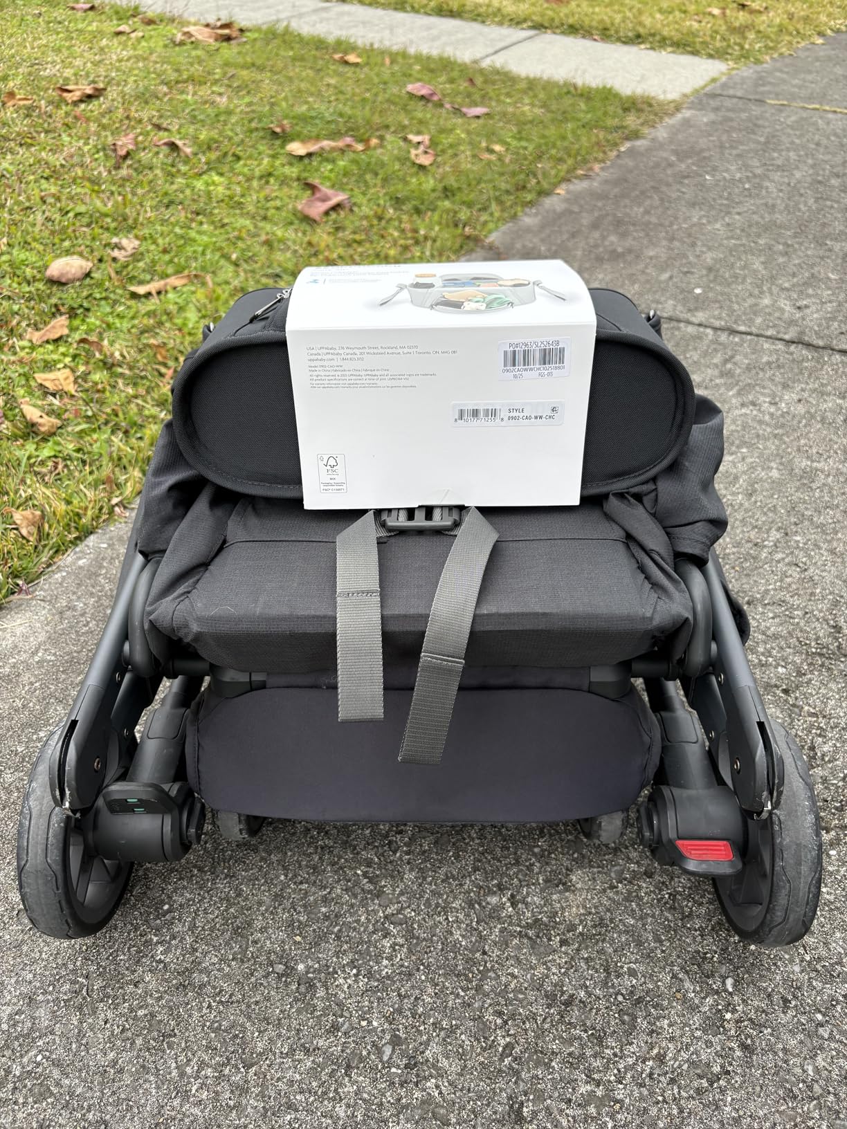 UPPAbaby Carry-All Parent Organizer - Easy Attach, Universal Fit - Multiple Compartments for Beverages, Snacks + Personal Items - Secure Zippered Pocket - Charcoal customer photo 1