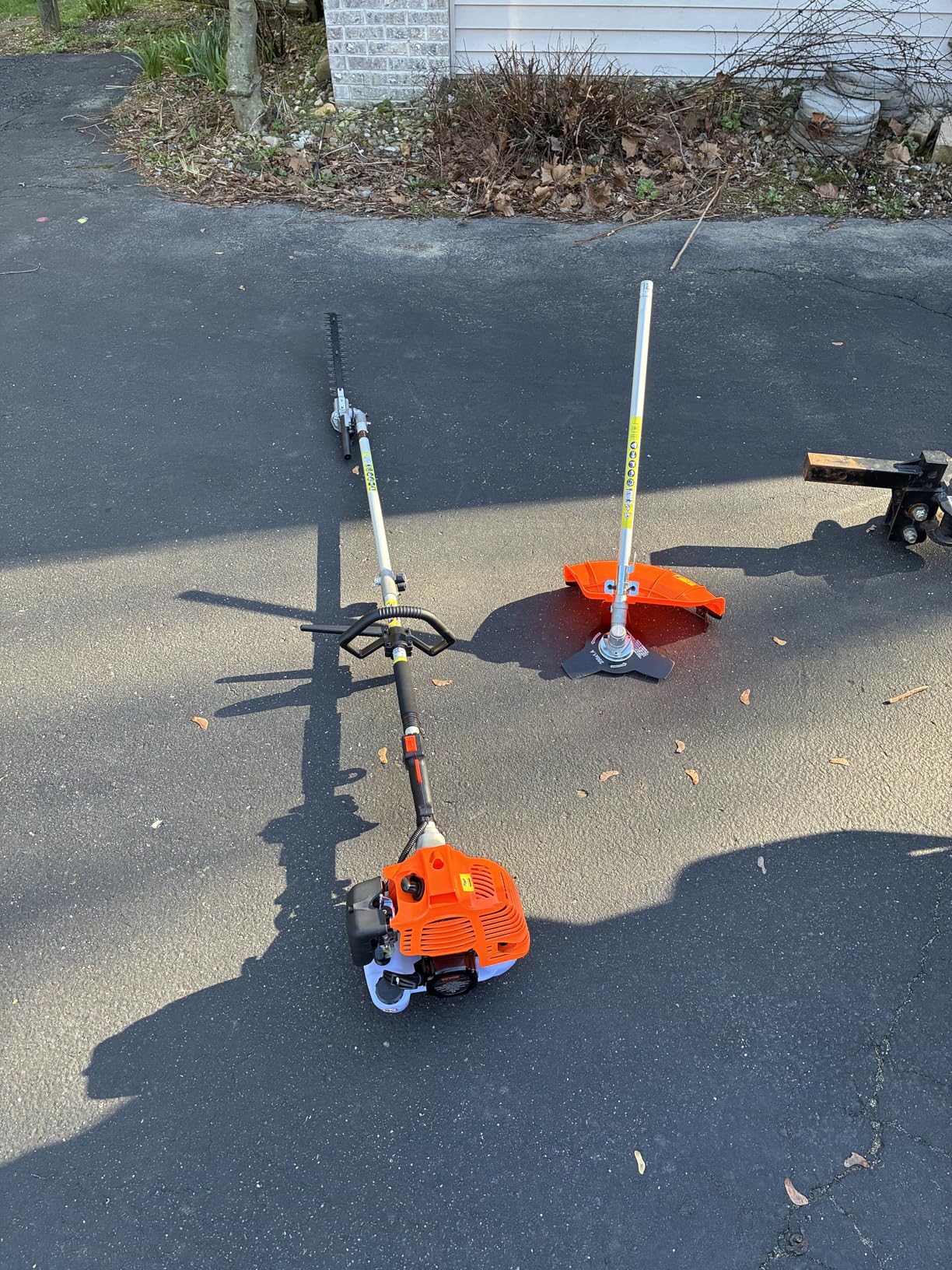 VEVOR Gas Hedge Trimmer, 2 Cycle Gas Power Handheld Hedge Trimmer, 5-in-1 63cc Cordless Weed Eater with Protective Gear Set, Includes Hedge and String Trimmer, Brush Cutter (3T & 40T Blades), Pole Saw customer photo 2