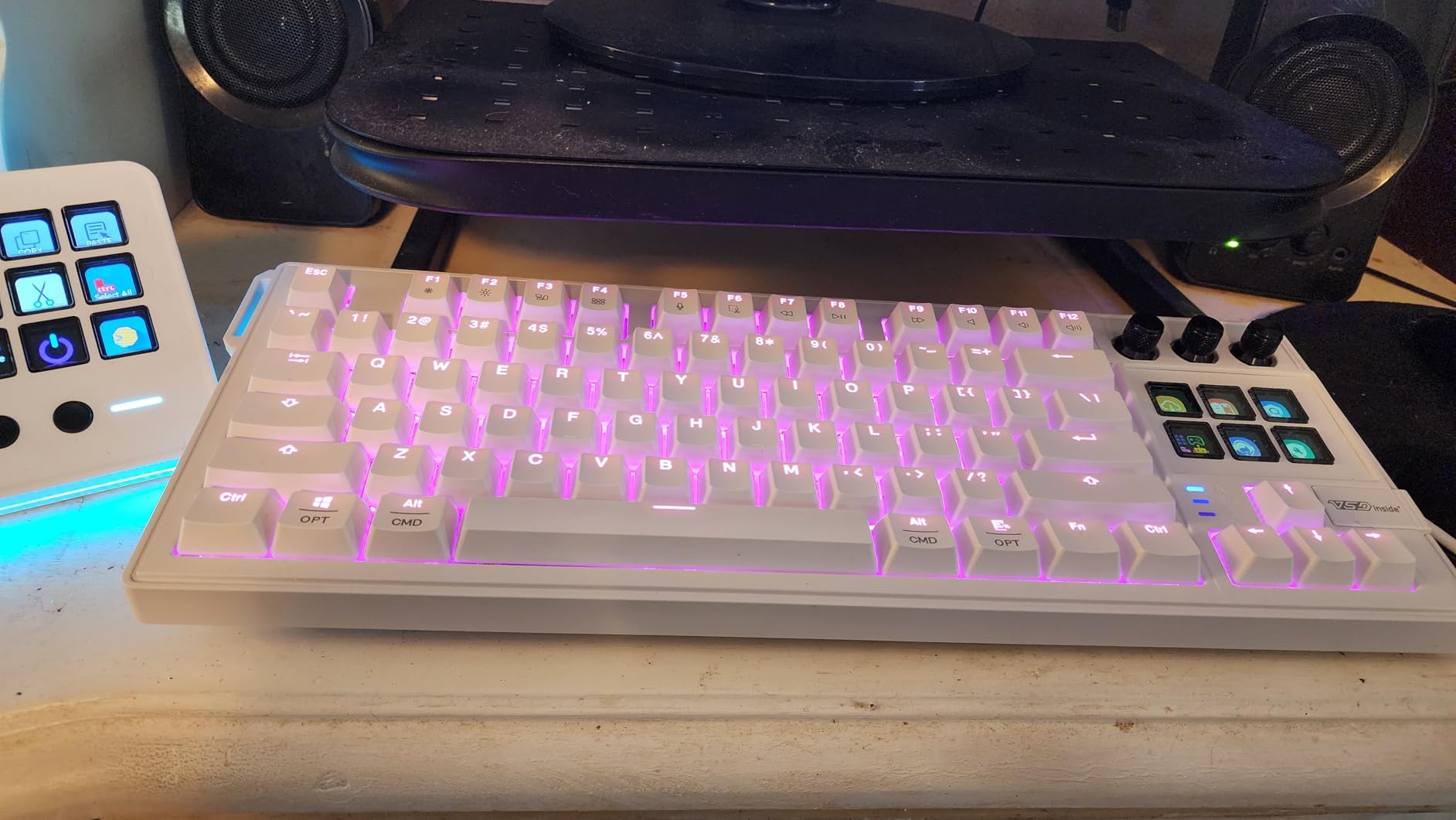 K1 Pro Macro Keyboard, Wired Only Full-Key Programmable On-Board Keypad, Custom Gaming Streaming Mechanical Keyboards with Screen & Knob, Gasket, RGB Backlit, Hot Swappable Shortcut Pad customer photo 2