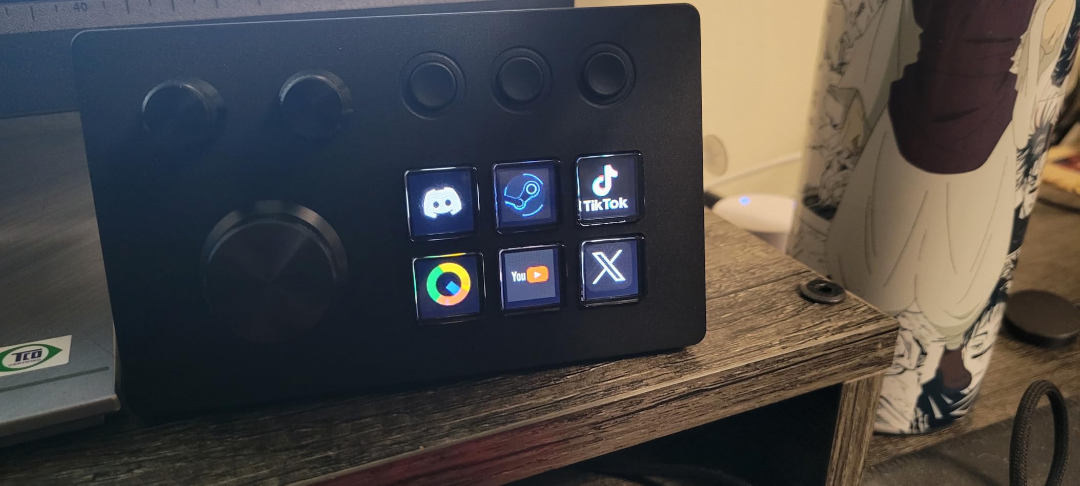 ActionRing Streaming Macro Keypad, Stream Controller Deck, Gaming Shortcut Keyboard, with 6 Customizable LCD Shortcut Keys, 3 Buttons and 3 Dials, Trigger Actions in OBS/Twitch/YouTube, For office workers and Content creaters,Windows 10/Mac14.0 (N3 Black) customer photo 2