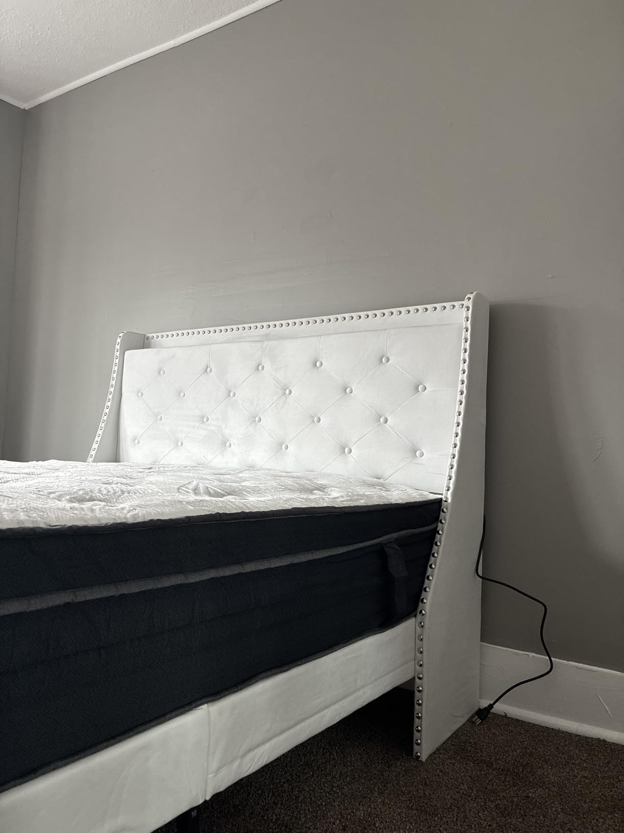 KOW Queen Mattress, 12 Inch Memory Foam Mattress Queen Size Mattresses in A Box with Washable Removable Cover, Medium Firm, Fiberglass Free, Made in USA, CertiPUR-US Certified customer photo 1