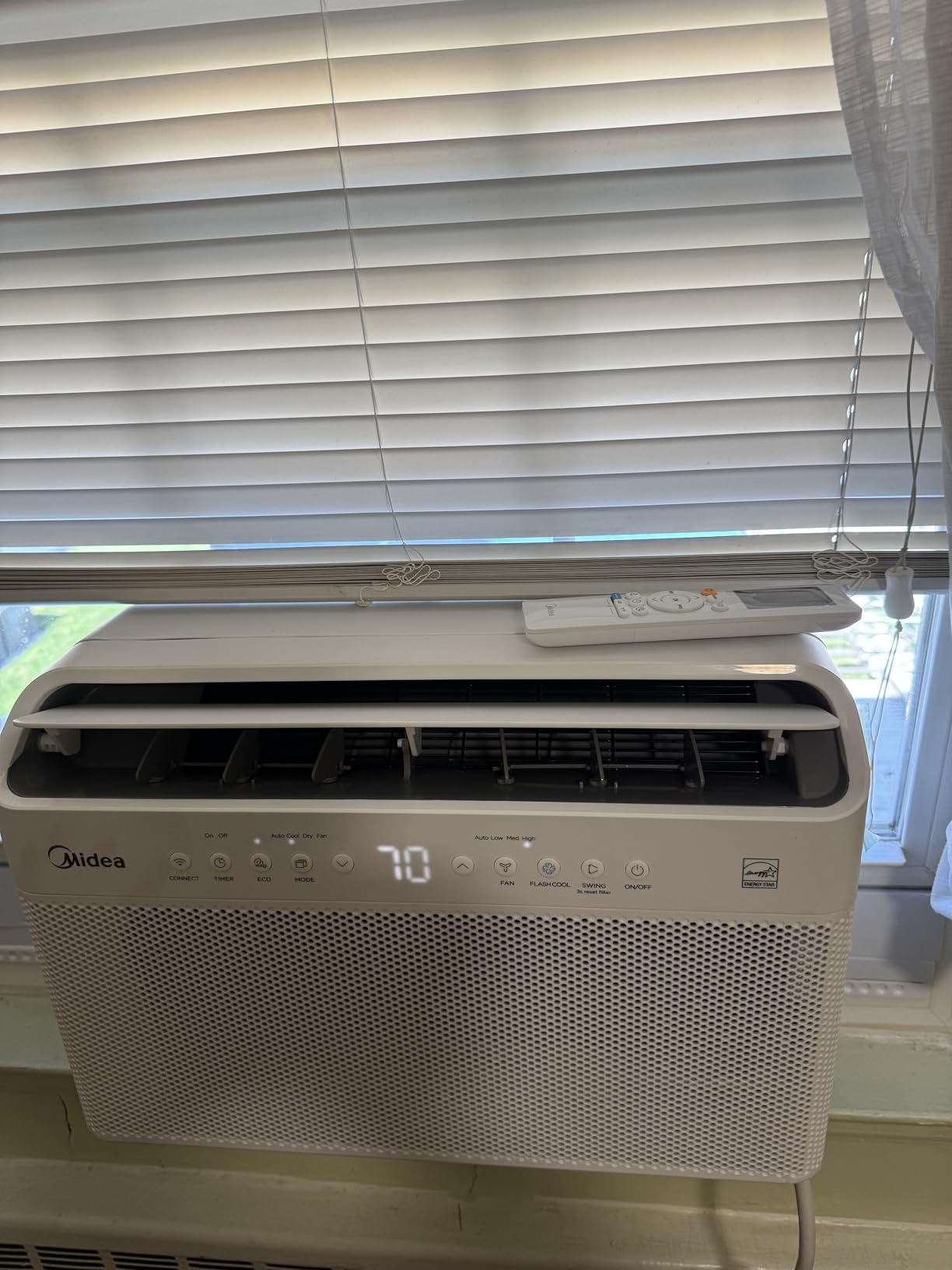 Midea 12,000 BTU U Shaped Smart Inverter Window Air Conditioner - Cools 550 Sq Ft, Ultra Quiet with Open Window Operation - Alexa/Google Assistant Compatible (2026 Edition) customer photo 2