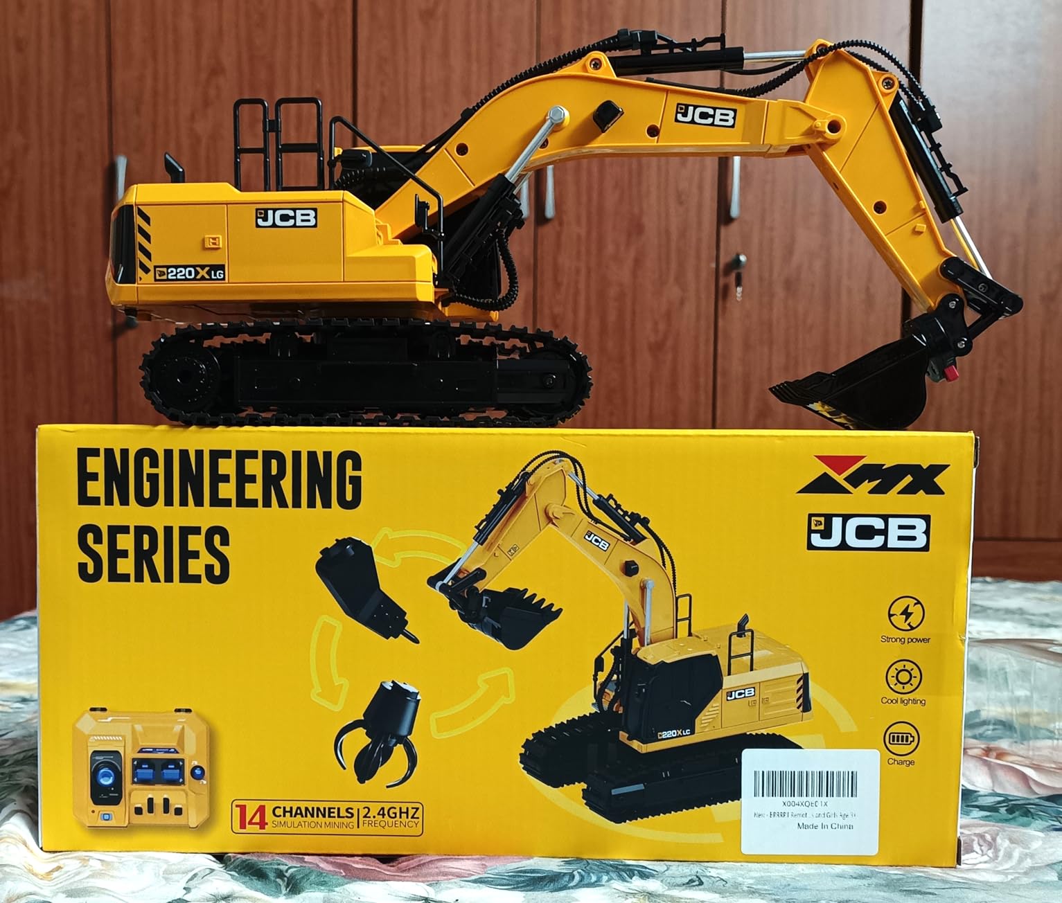BRRRRT 3-in-1 Remote Control Excavator, 14IN RC Excavator with Drill Bit, Grab Bucket & Digging Hook, JCB Official Licensed 14-Channel Construction Vehicles with Lights & Sounds for Kids Ages 3+ customer photo 1