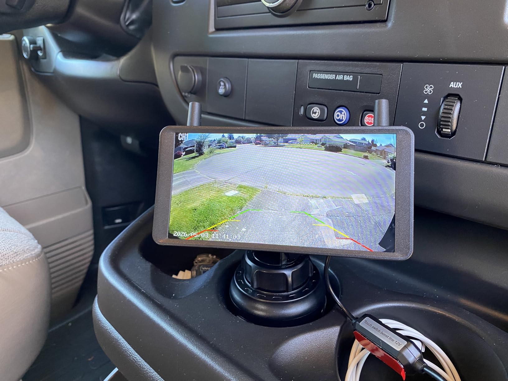 AUTO-VOX 6 Inch Solar Backup Camera Wireless: 1 Minute Install, 16:9 1080P HD Monitor, Dual Channel Split Screen, Clear Live View, DVR Recording, IP69K Waterproof Back up Camera for Car,Truck, Trailer customer photo 1