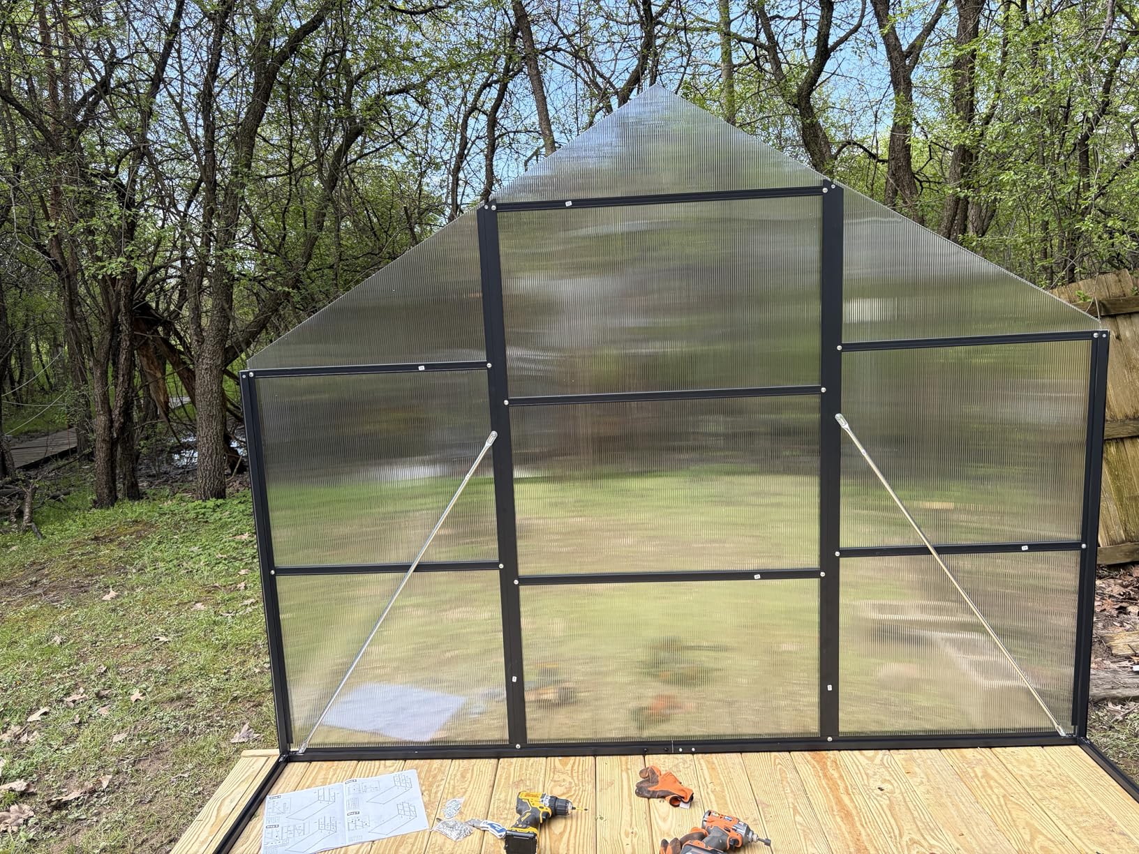 8 x 12 FT Outdoor Greenhouse, Heavy-Duty Polycarbonate Greenhouse with Aluminum Frame, Lockable Door, Adjustable Roof Vent, Walk-in Green House for Backyard, Garden, Patio customer photo 1