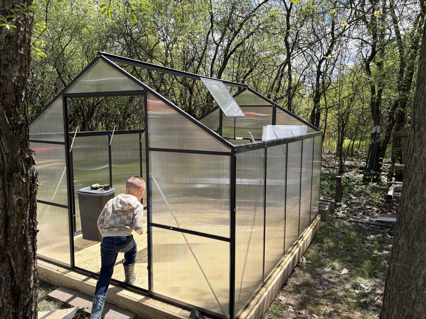 8 x 12 FT Outdoor Greenhouse, Heavy-Duty Polycarbonate Greenhouse with Aluminum Frame, Lockable Door, Adjustable Roof Vent, Walk-in Green House for Backyard, Garden, Patio customer photo 2