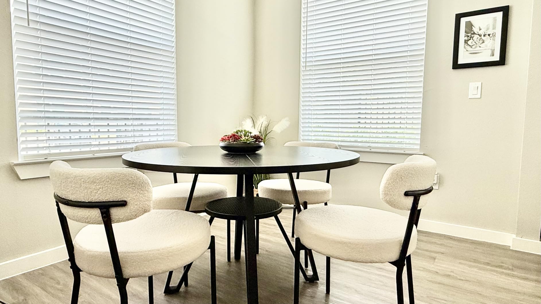DUMOS Dining Chairs Set of 4, Mid Century Modern Chair Round Upholstered Curved Backrest, Kitchen Vanity Living Room Chairs with Black Metal Legs, Light Beige customer photo 1