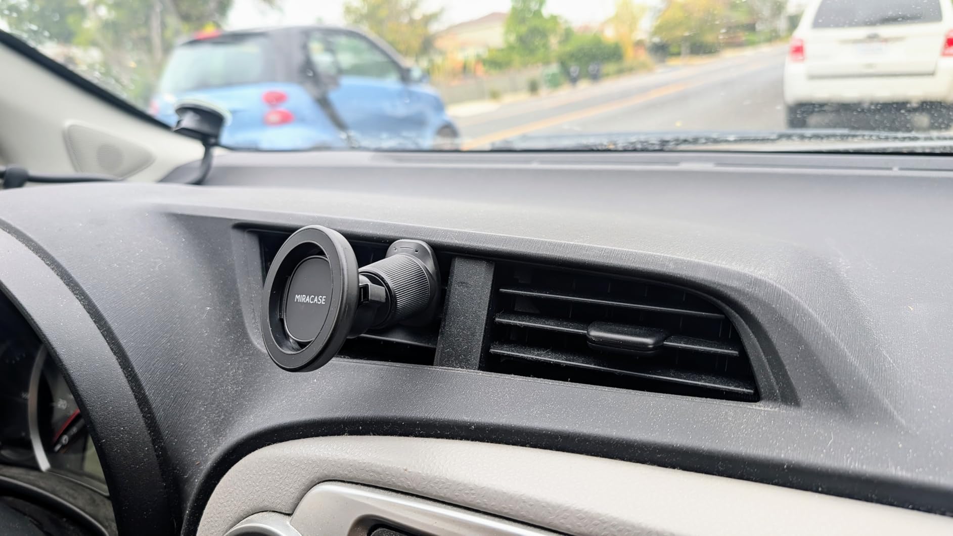 Miracase Car Phone Holder for Magsafe [Strong Magnets] Magnetic Phone Holders for Your Car, 360 Adjustable Air Vent Hands Free Cell Phone Mount Cradle Fit iPhone 17-12 & All Smartphones, Black customer photo 1