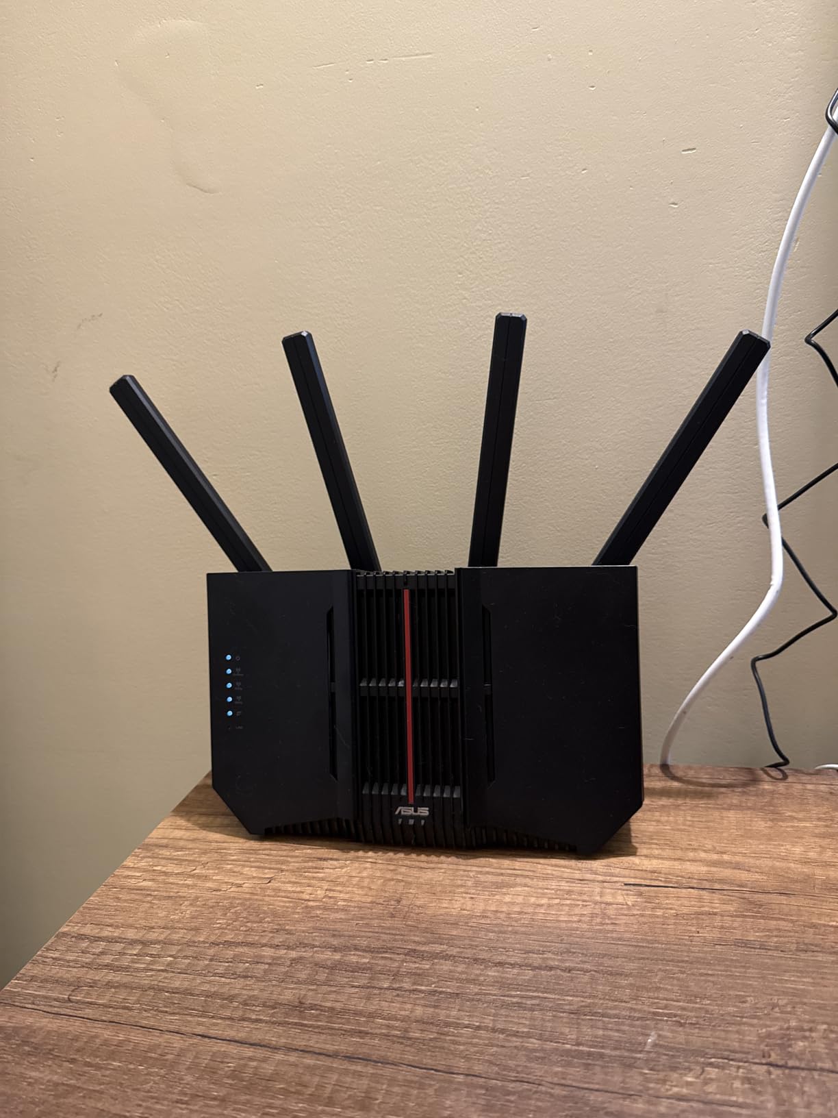 ASUS RT-BE9700 Tri-Band WiFi 7 Smart AiMesh Extendable Router, 10G Port, Parental Controls & VPNs, Advanced Network Security customer photo 1