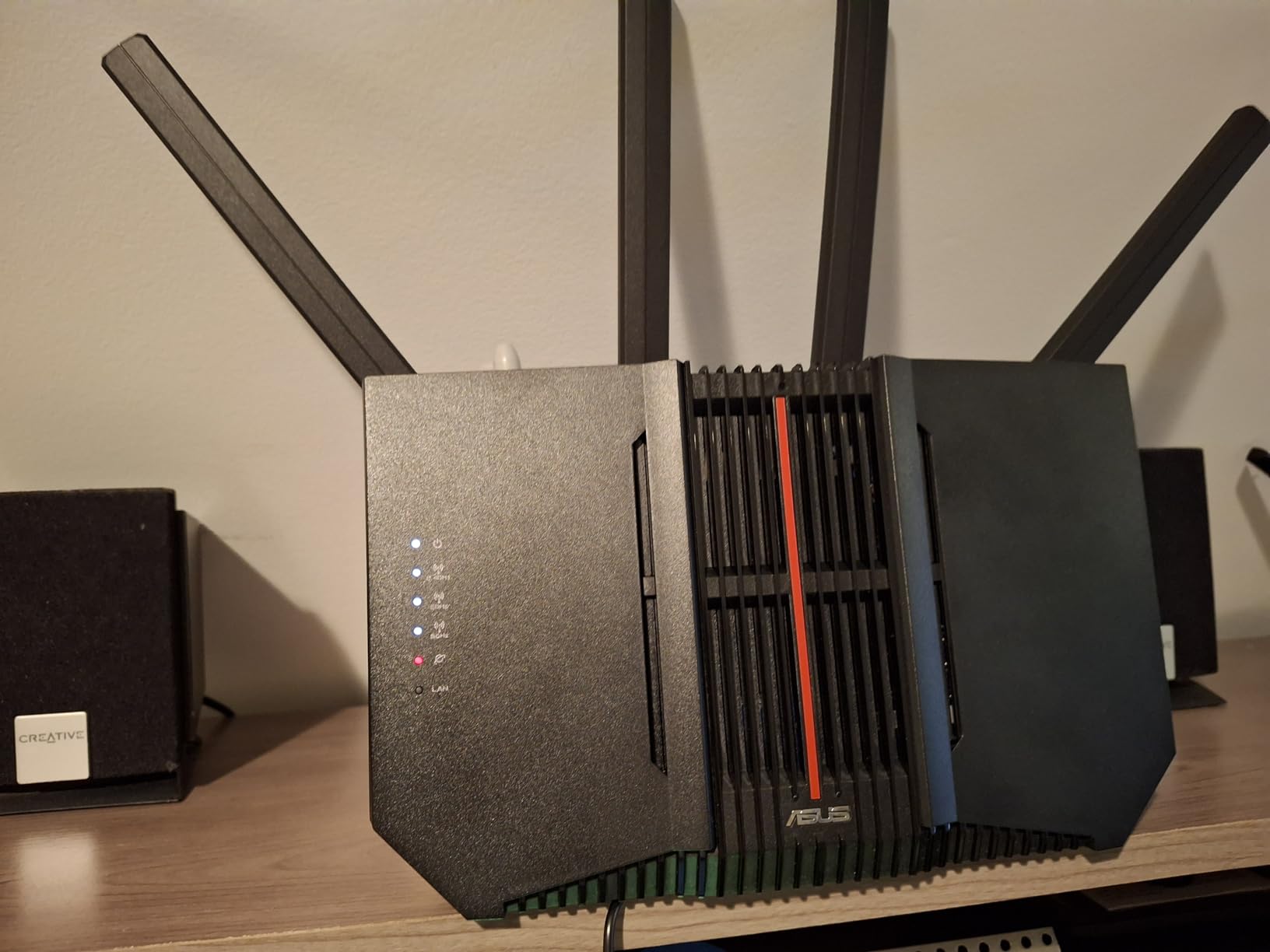 ASUS RT-BE9700 Tri-Band WiFi 7 Smart AiMesh Extendable Router, 10G Port, Parental Controls & VPNs, Advanced Network Security customer photo 2