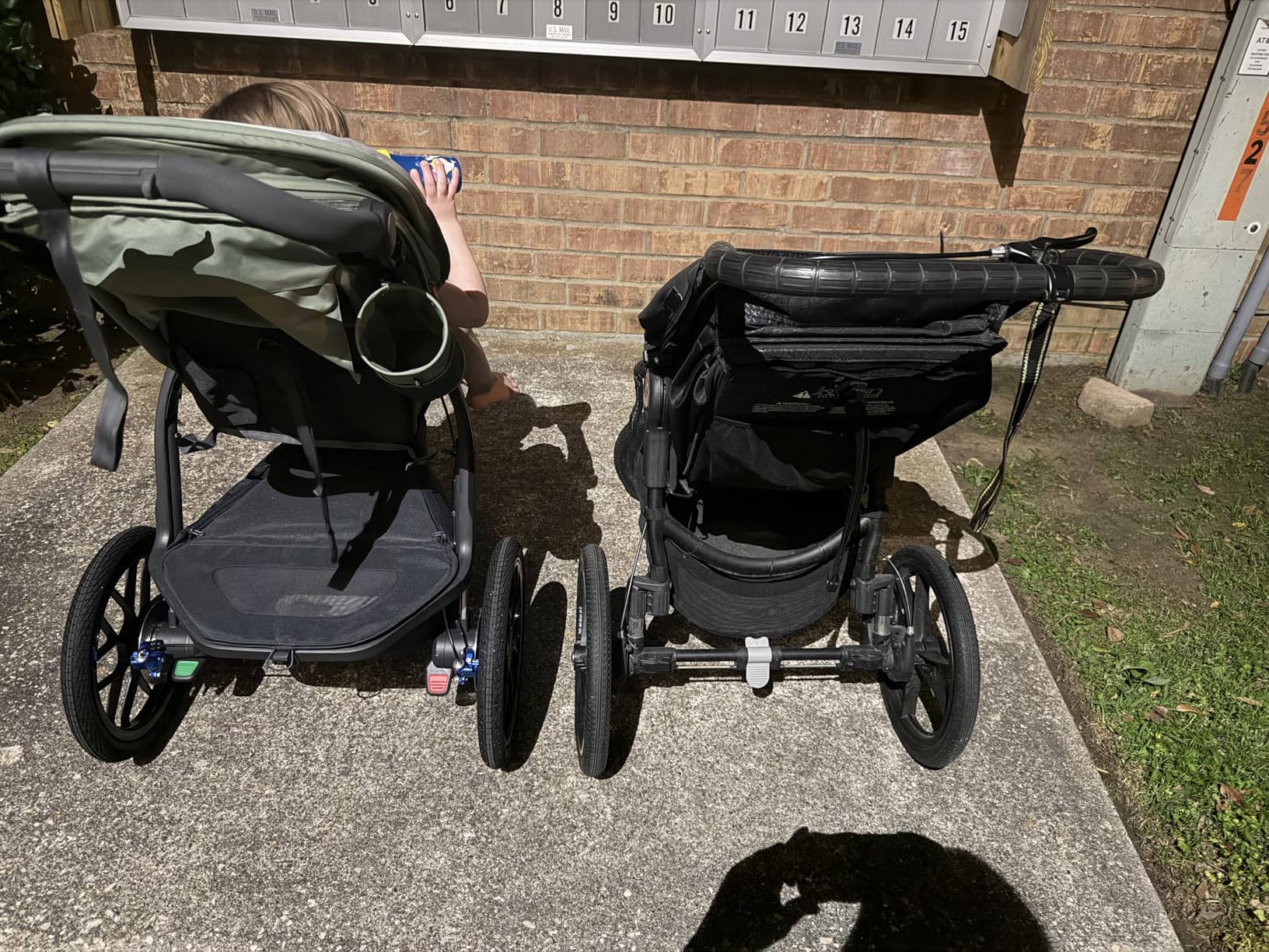 UPPAbaby Ridge V2 Jogging Stroller, All-Terrain Performance Suspension + Never-Flat Tires Built for Walking, Running + Trails, James (Black/Carbon Frame) customer photo 1