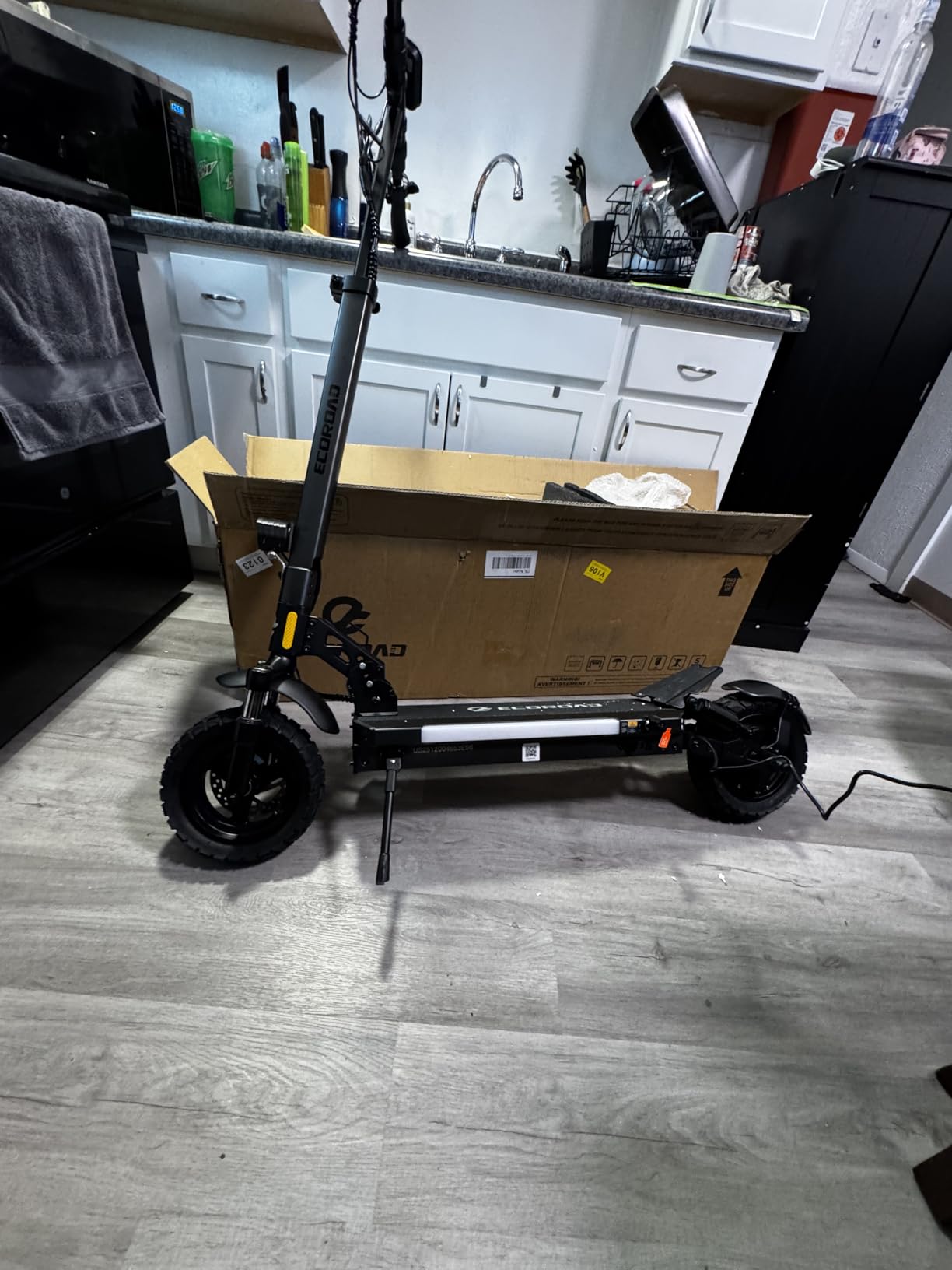 ECOROAD Electric Scooter for Adults, 1000W Peak Motor Up to 31 MPH, 40 Miles Long Range, 10
