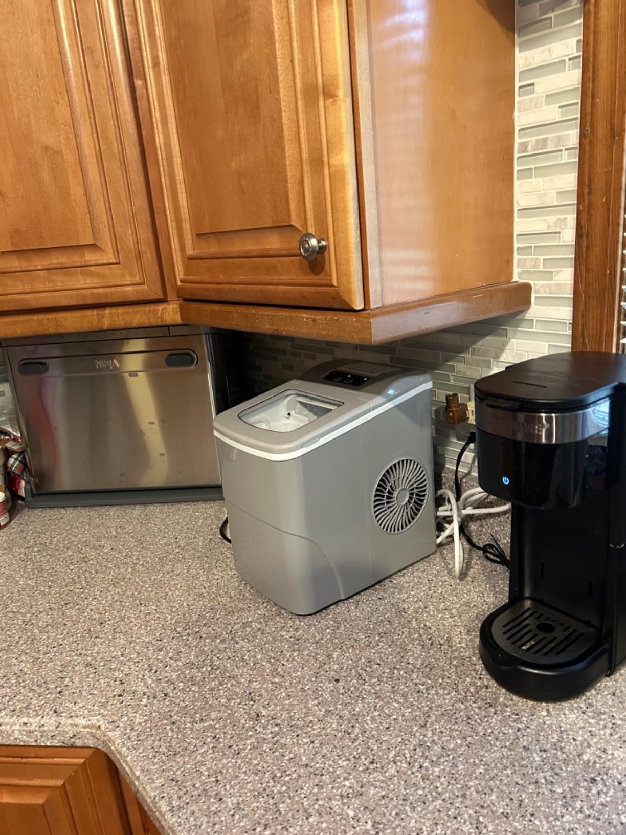 (2026 Upgrade) 15 Bar Espresso Machine with Built-in Anti-Clog Coffee Grinder, Expresso Coffee Machines with Milk Steam Wand/Frother/Tamping Tools, Espresso Maker with Grinder for Lattes-Almond customer photo 2
