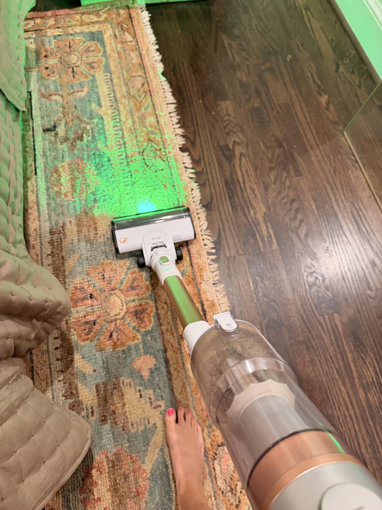 Levoit VortexIQ Pro Cordless Vacuum Cleaner, NeoSight Green Light Dust Reveal, Ultra Powerful Suction for Pet, 60-Min Runtime, Anti-Tangle Brush, Self-Standing, 180 Degree Lay-Flat Design, HEPA Filter customer photo 2
