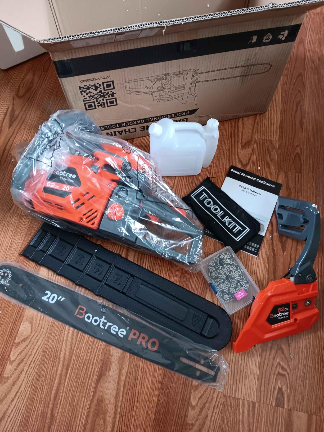 62cc Gas Chainsaw with 20 Inch Guide Bar, Professional Gasoline Chain Saw for Large Trees, Long Lasting Engine & Low Maintenance Design customer photo 1