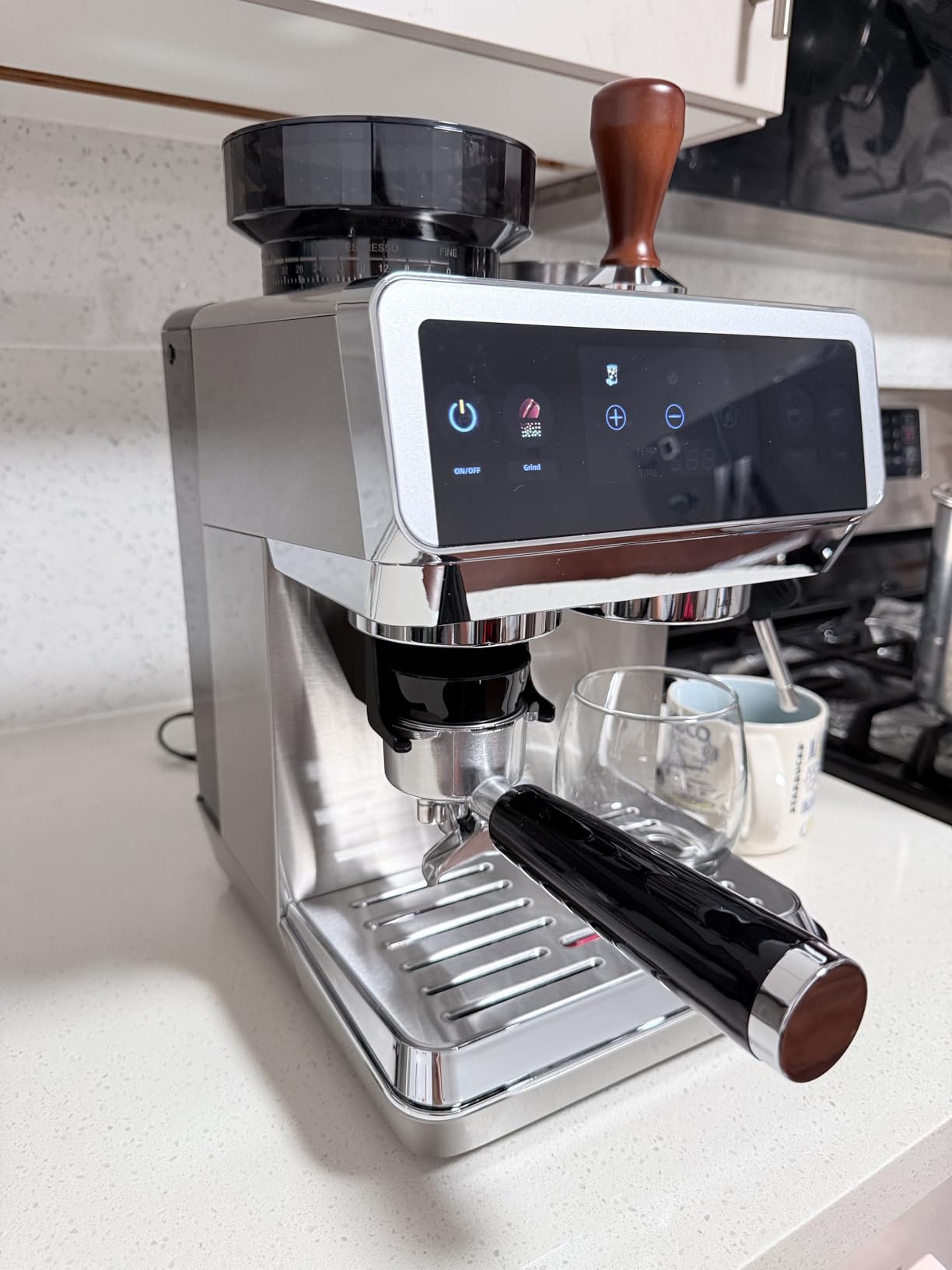 AMZCHEF Espresso Machine With Grinder, 190F-201F Temp Control, 44 Grind Setting, Milk Frother, Touch Screen, Cold Brew customer photo 1