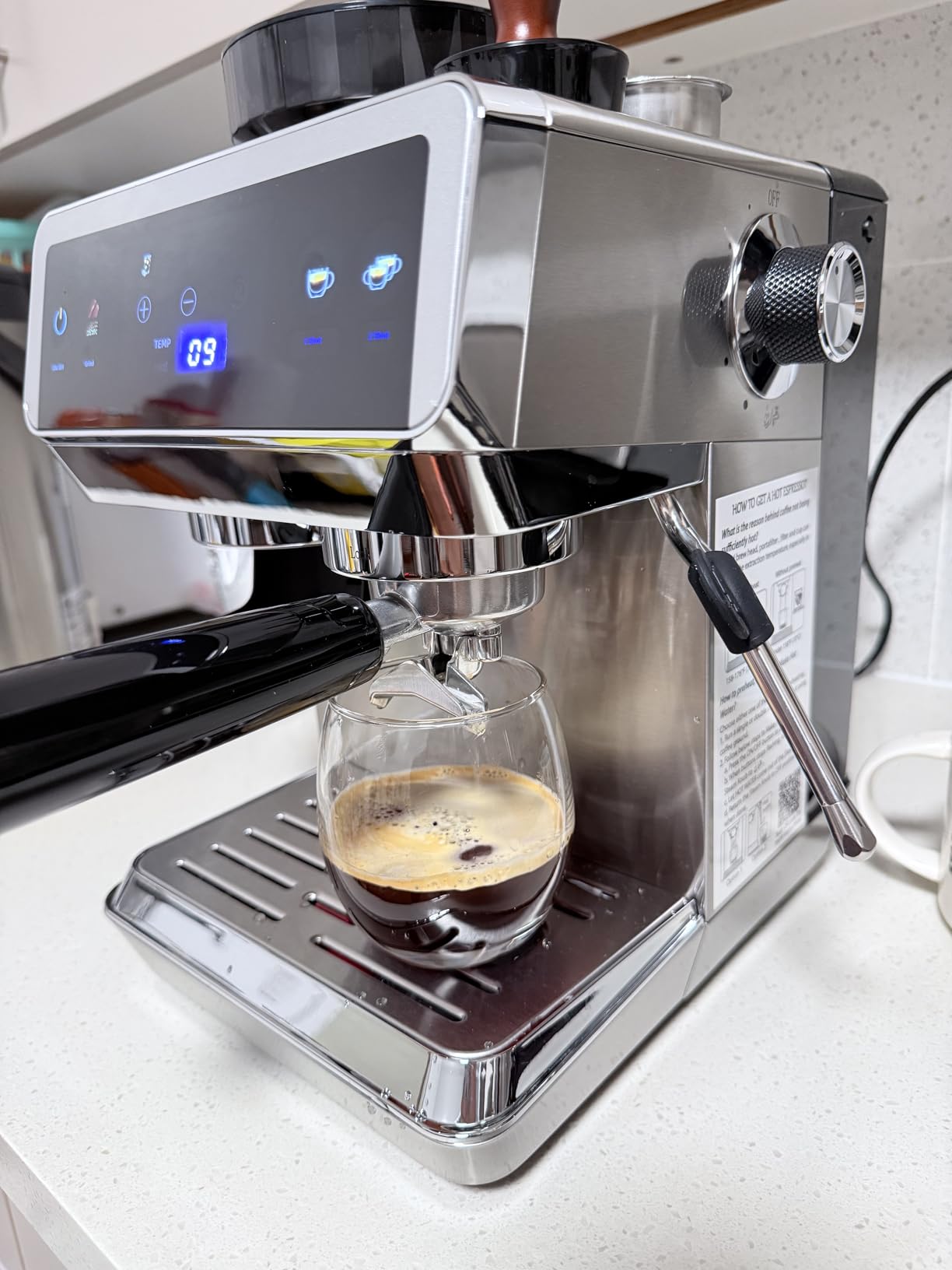 AMZCHEF Espresso Machine With Grinder, 190F-201F Temp Control, 44 Grind Setting, Milk Frother, Touch Screen, Cold Brew customer photo 2