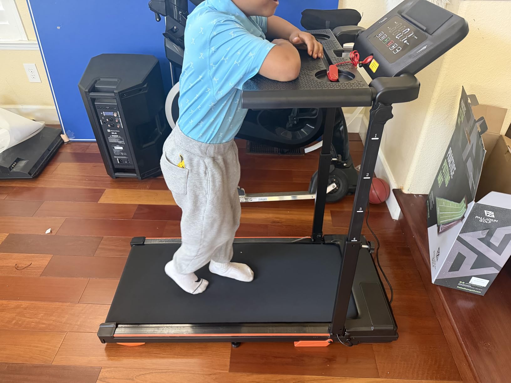 12% Incline Multifunctional Walking Pad with Height-Adjustable Handle Bar and Built-in Removable Desk, 8.0MPH/3.5HP customer photo 2