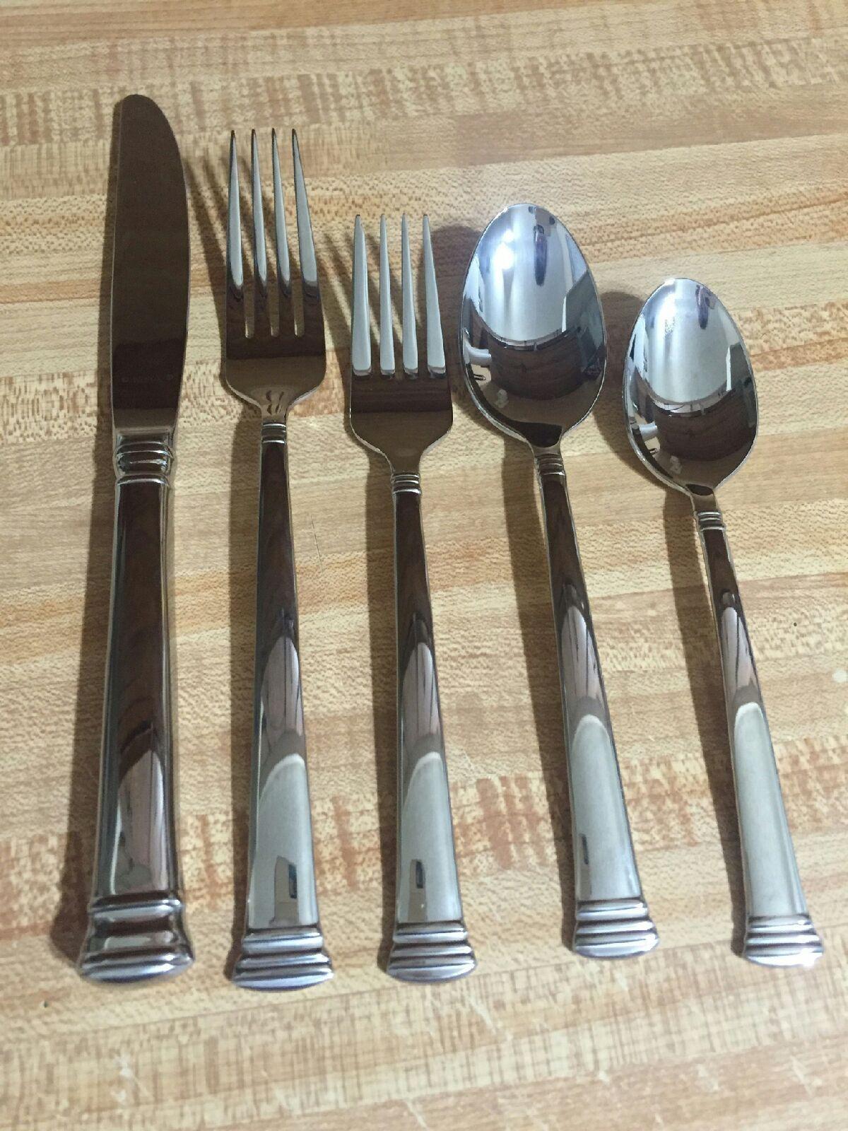 Lenox Eternal Gold Flatware 5-Piece Place Setting, Service for 1, Stainless Steel customer photo 2