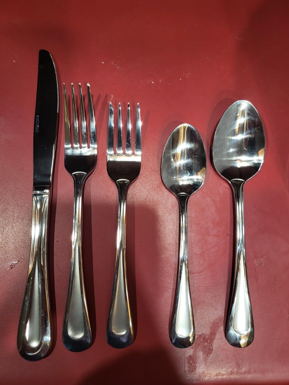 Oneida Silverware Set For 8, Satin Sand Dune 45-Piece Everyday Flatware Set with Serving Utensils, Service For 8, 18/0 Stainless Steel Silverware, Knives Spoons and Forks (Silver, 45 Piece) customer photo 2