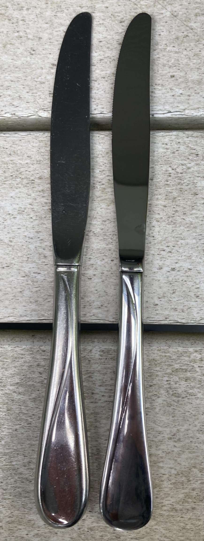 Oneida Silverware Set For 8, Flight 45-Piece Everyday Flatware Set with Serving Utensils, Service For 8, 18/0 Stainless Steel, Dishwasher Safe, Knives Spoons and Forks Set, Dining (Silver, 45 pieces) customer photo 2