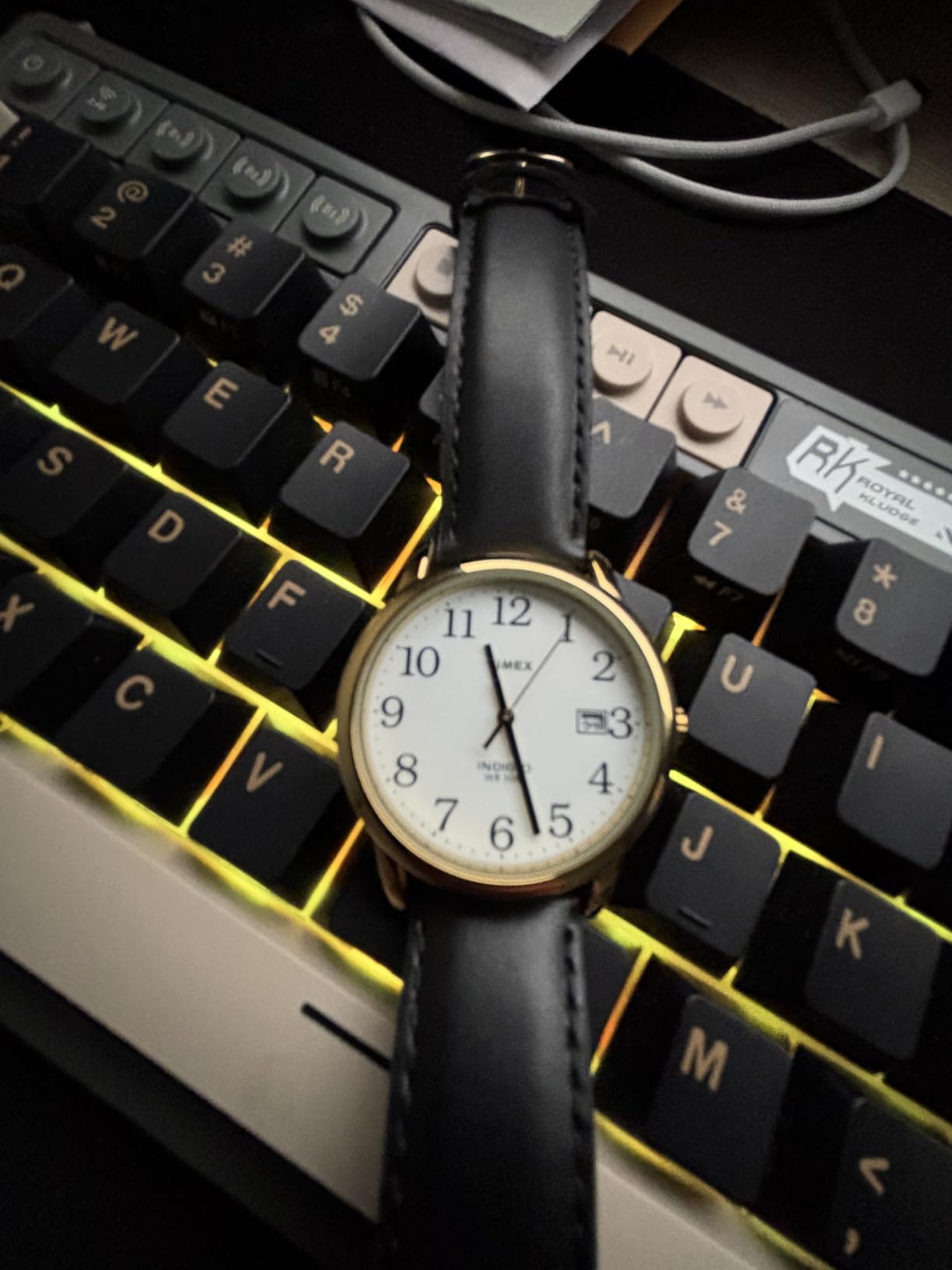 Timex Men's Easy Reader Watch - Classic Analog with INDIGLO, Leather Strap customer photo 2